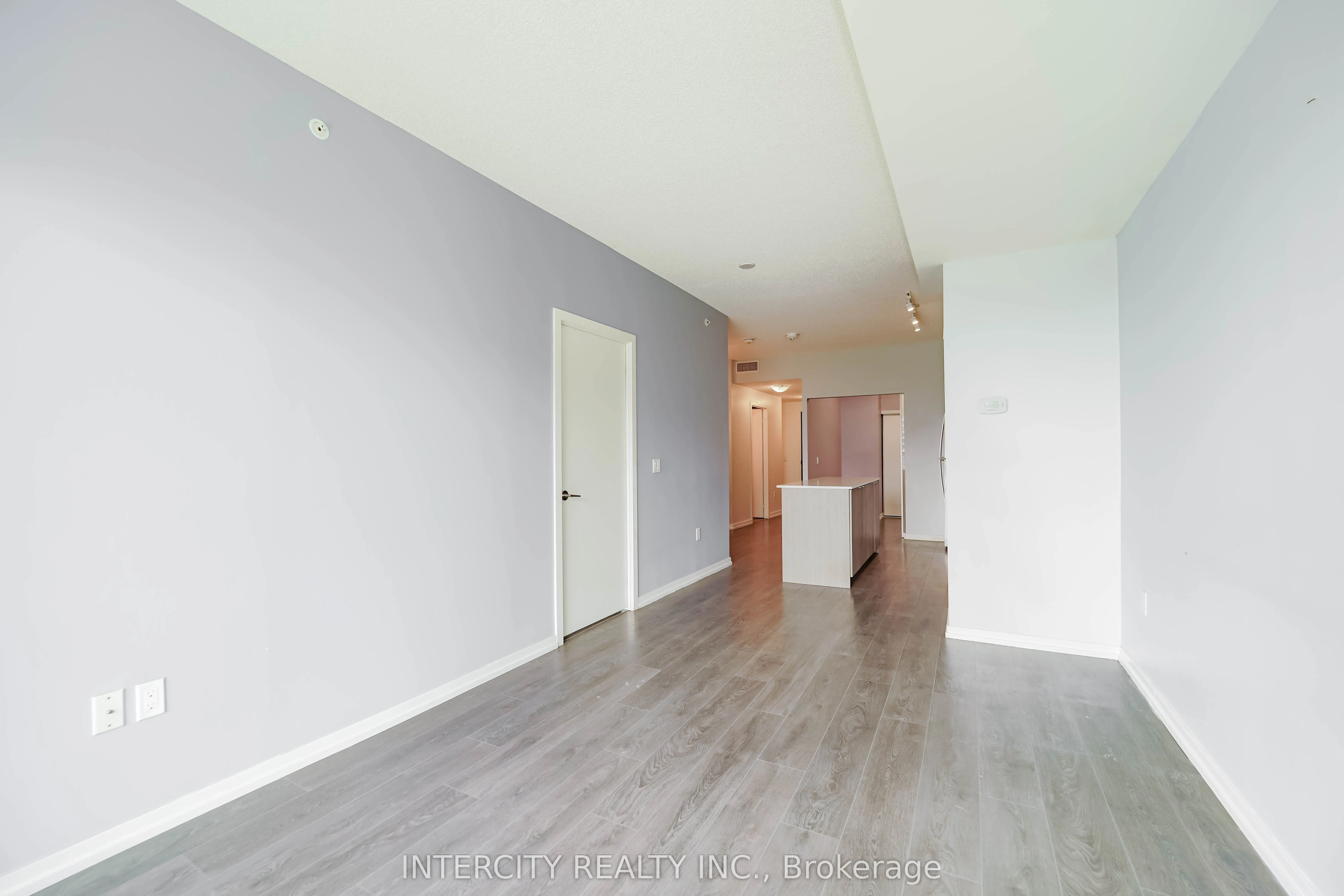 3237 Bayview Avenue, #611
