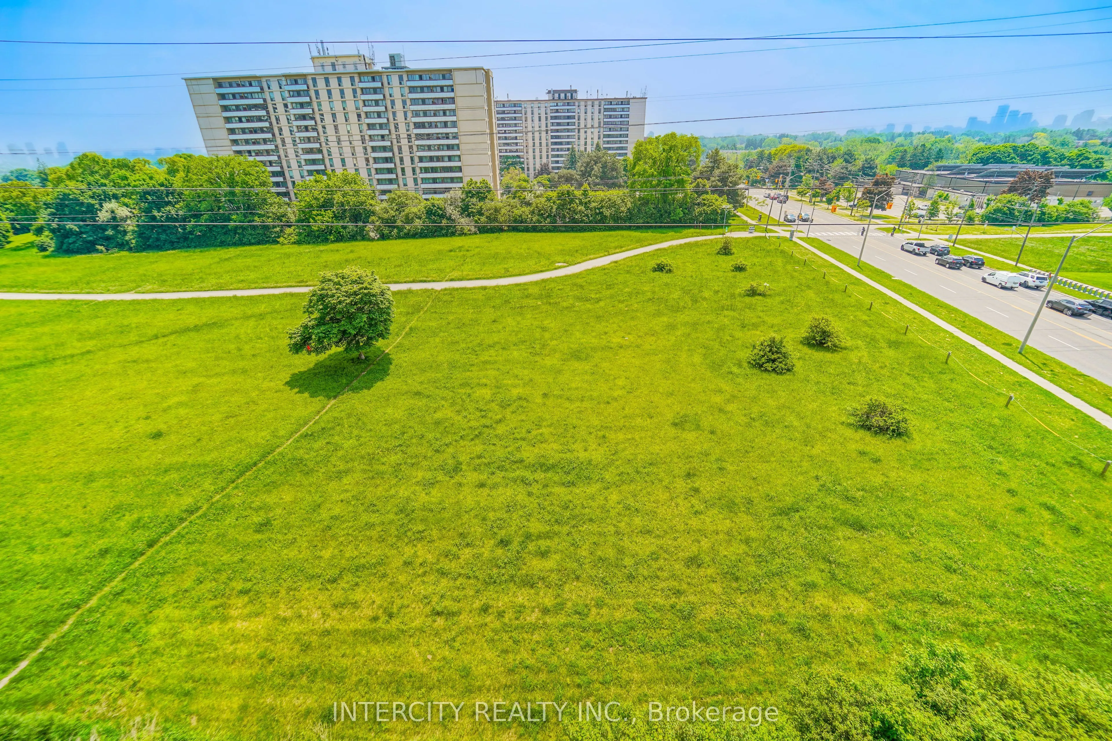 3237 Bayview Avenue, #611