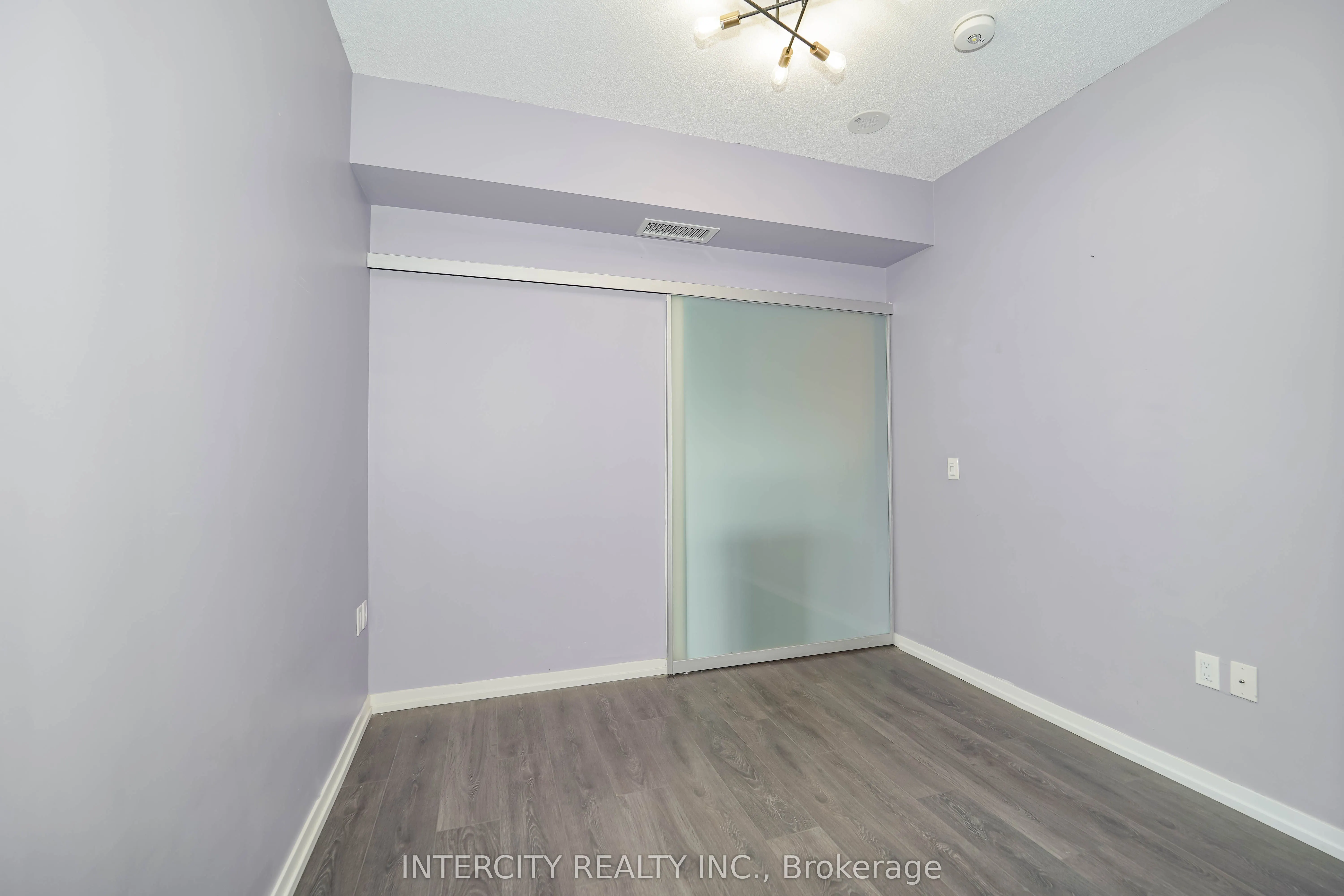 3237 Bayview Avenue, #611