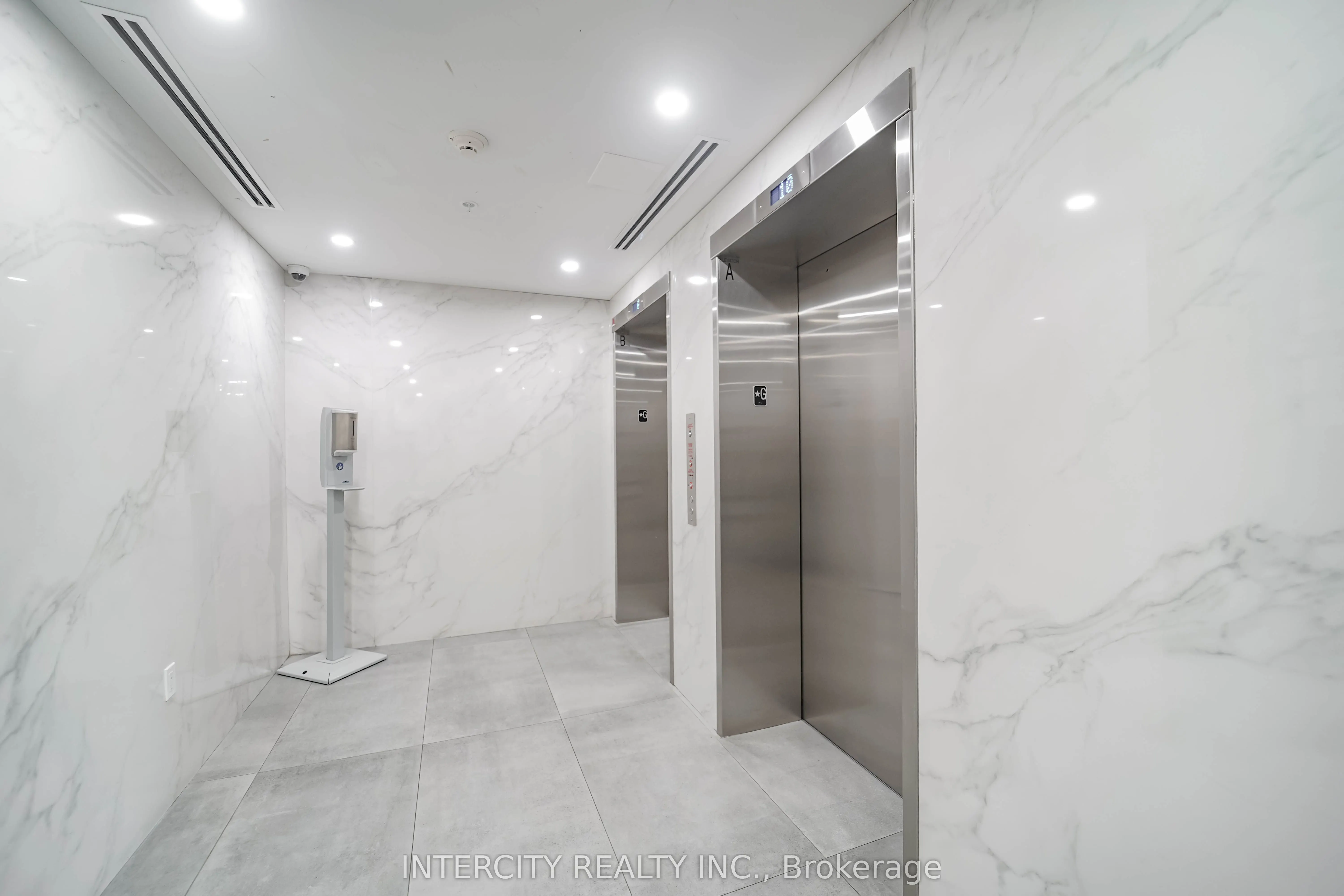 3237 Bayview Avenue, #611