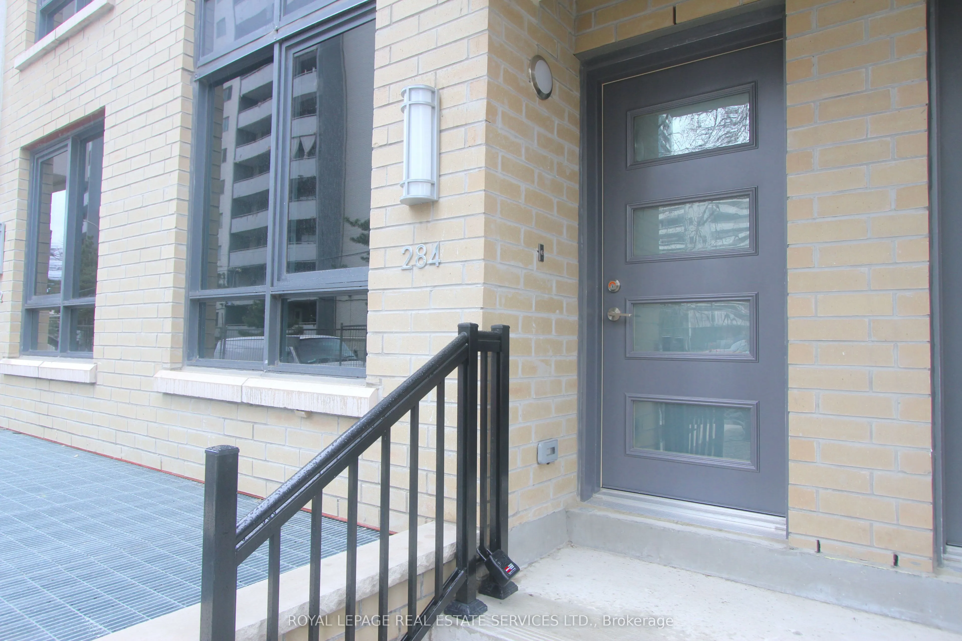 284 Bleecker Street, #284