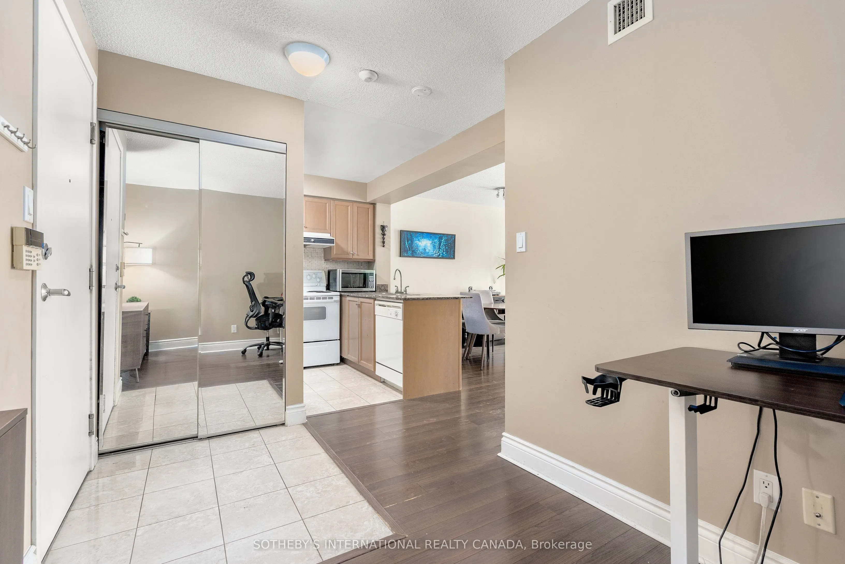 313 Richmond Street E, #858
