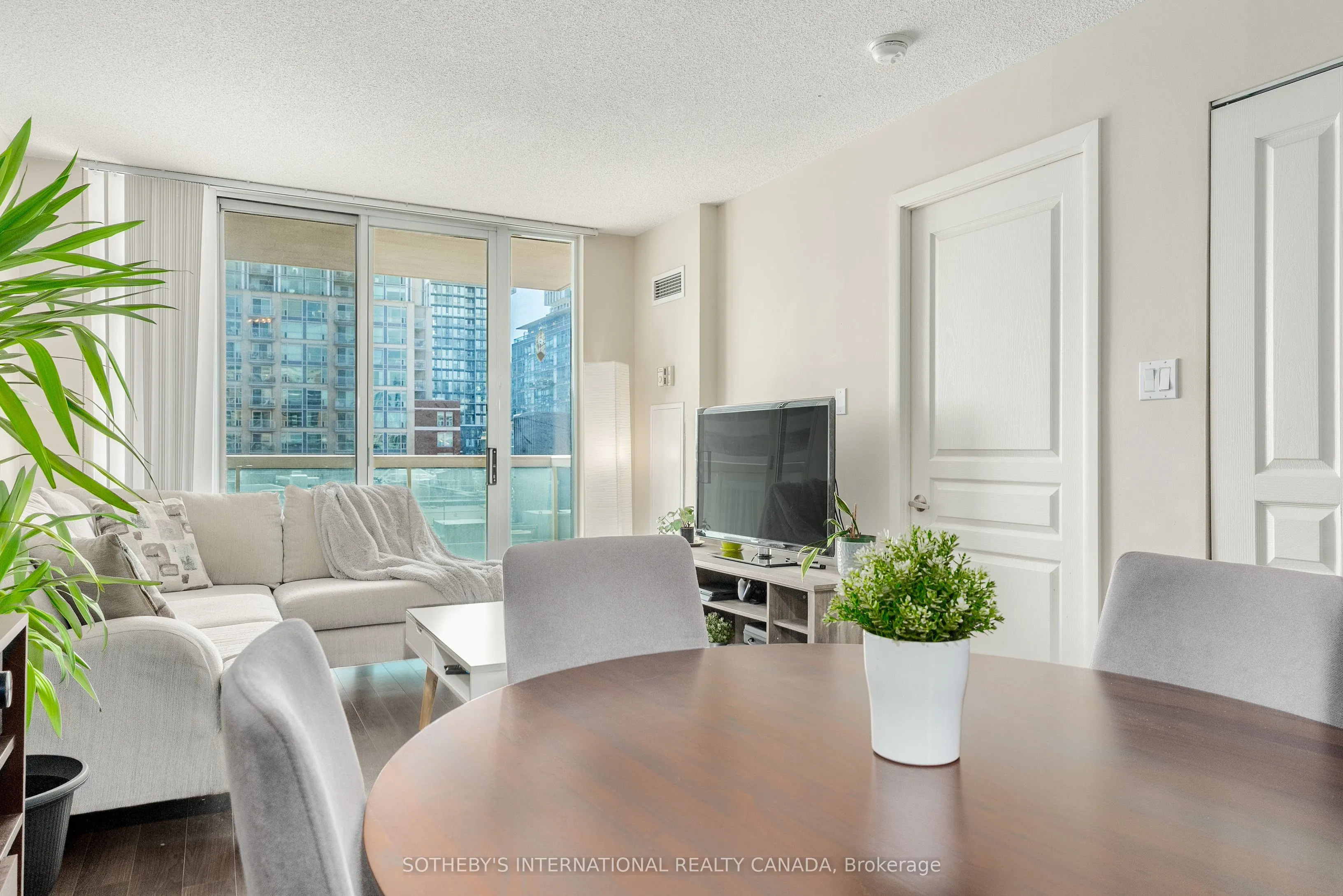313 Richmond Street E, #858