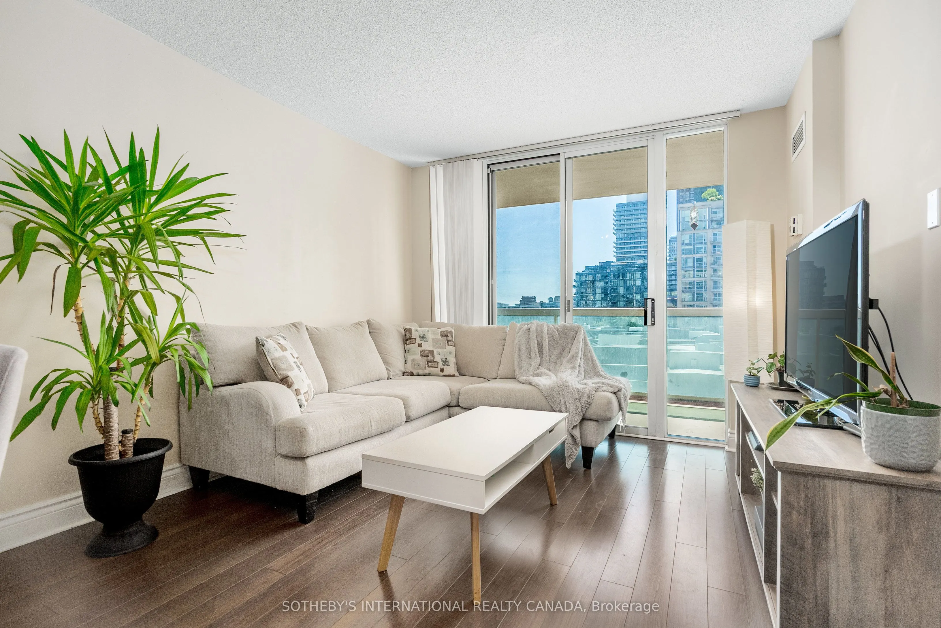 313 Richmond Street E, #858