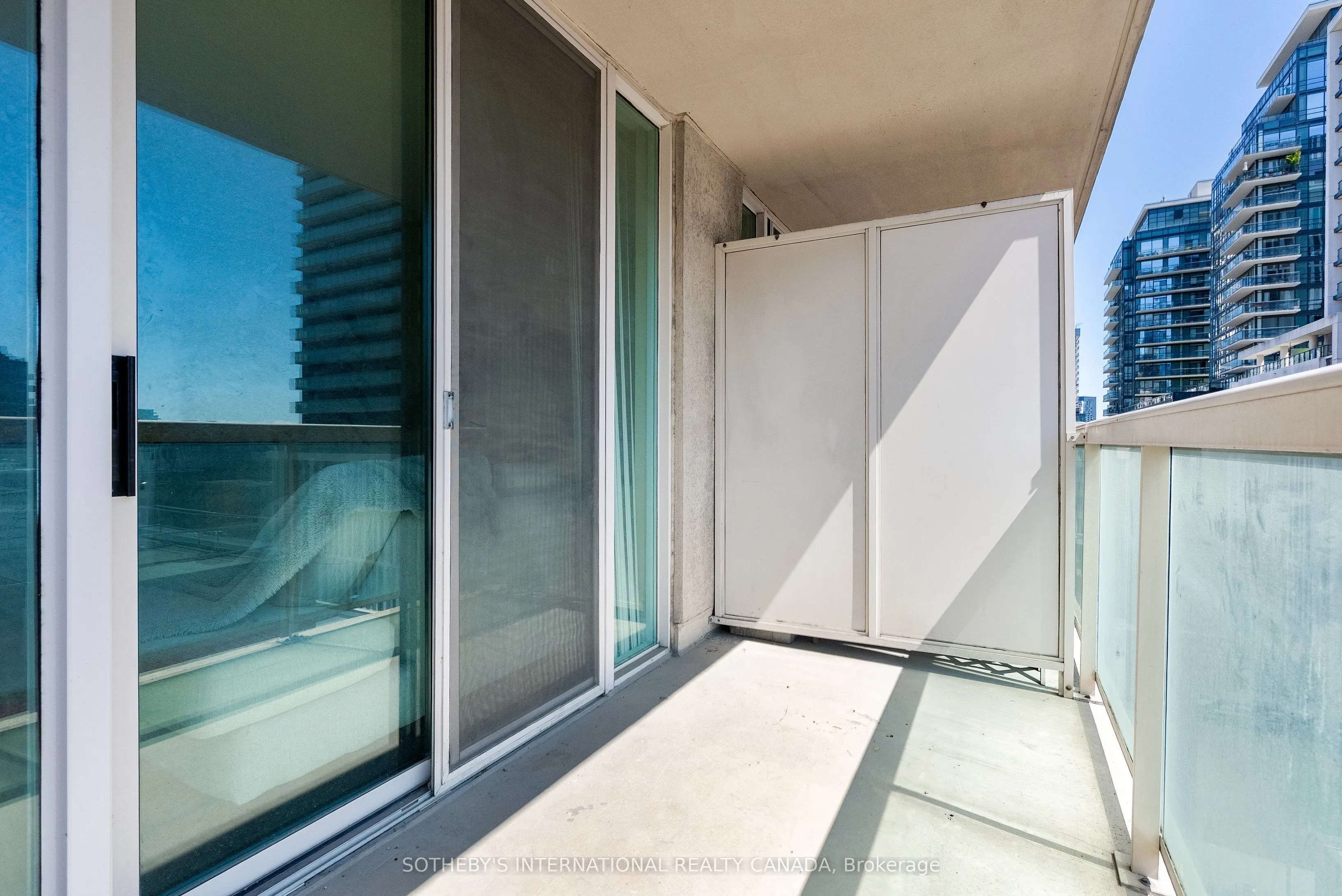 313 Richmond Street E, #858
