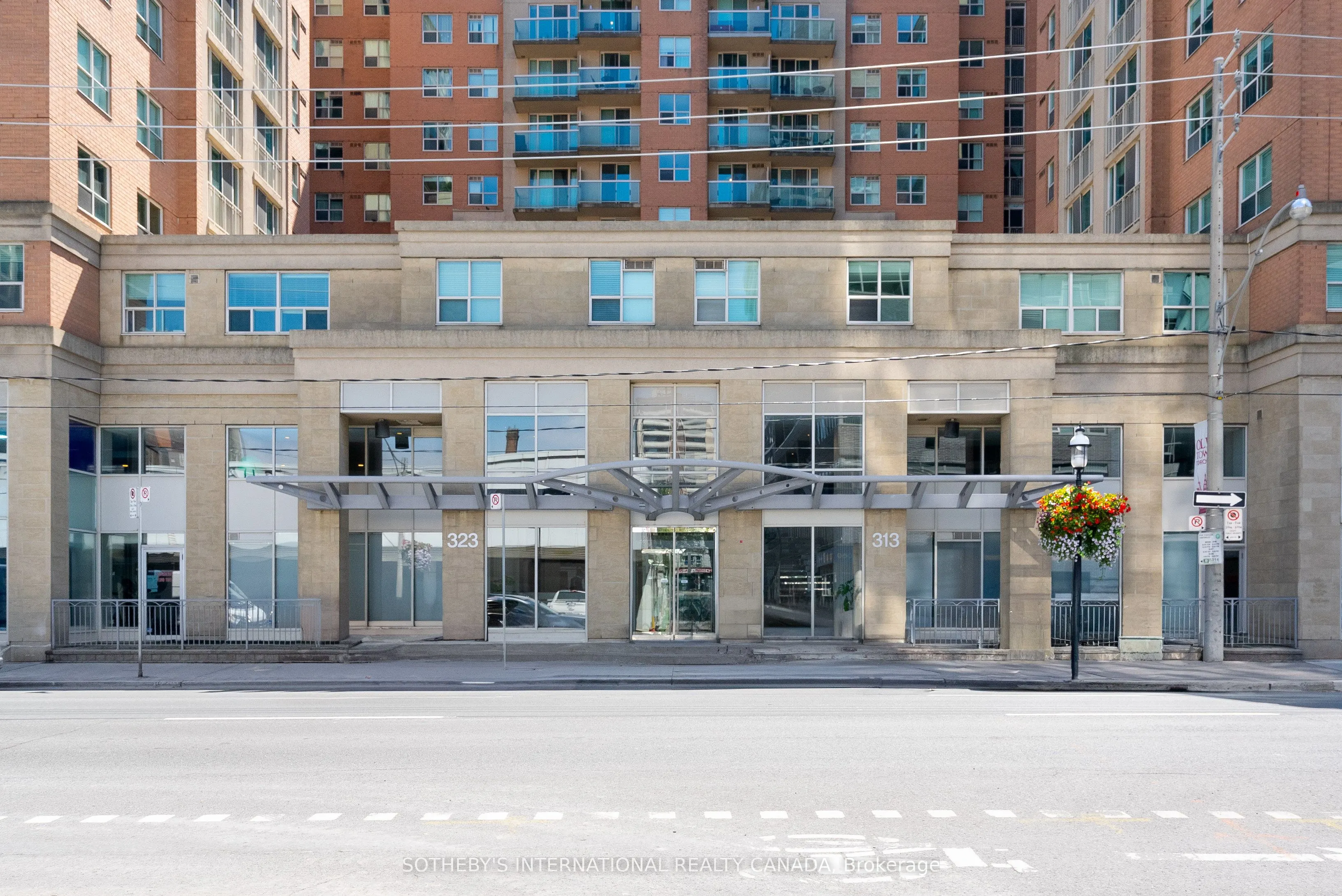 313 Richmond Street E, #858