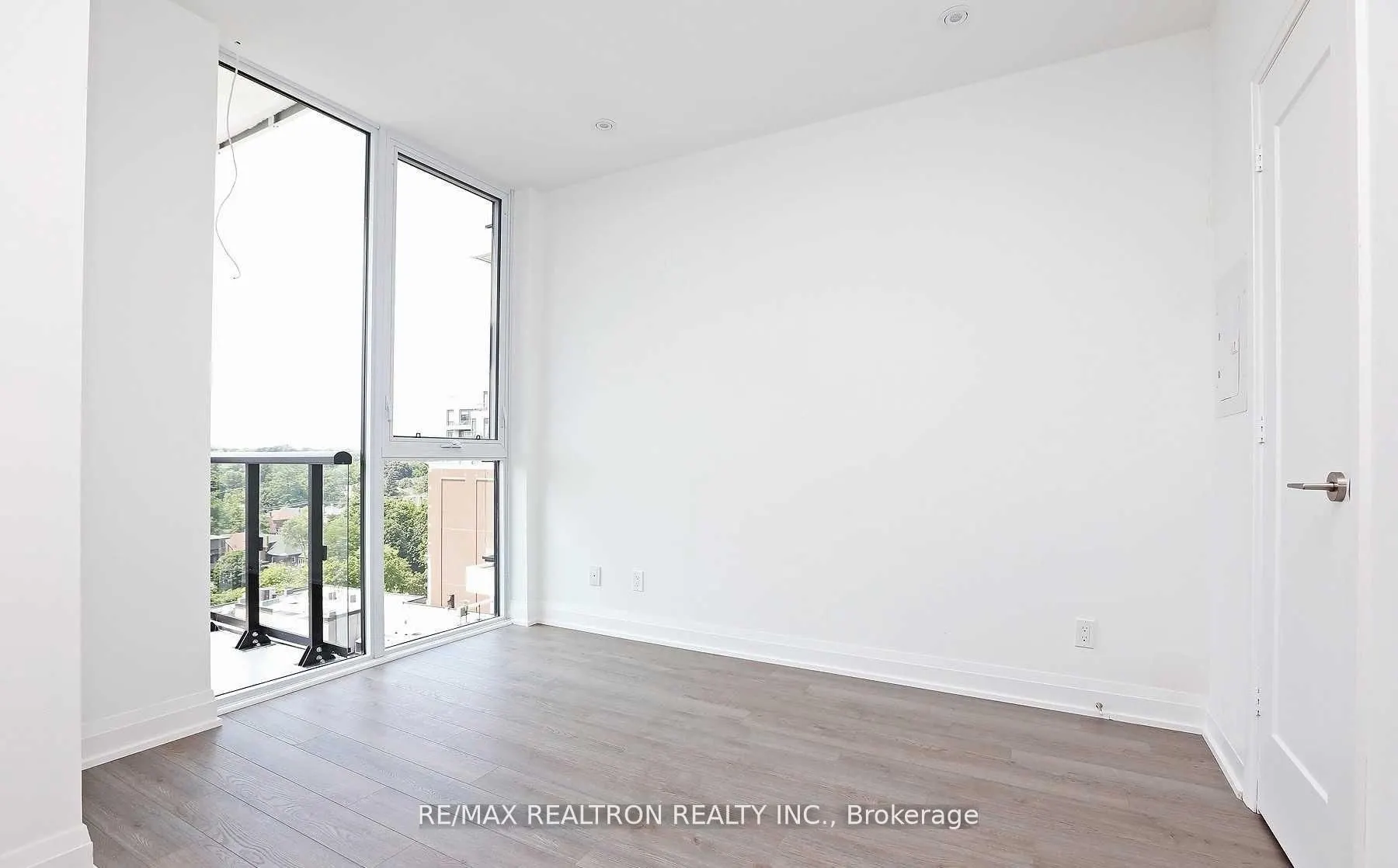 1 Belsize Drive, #811