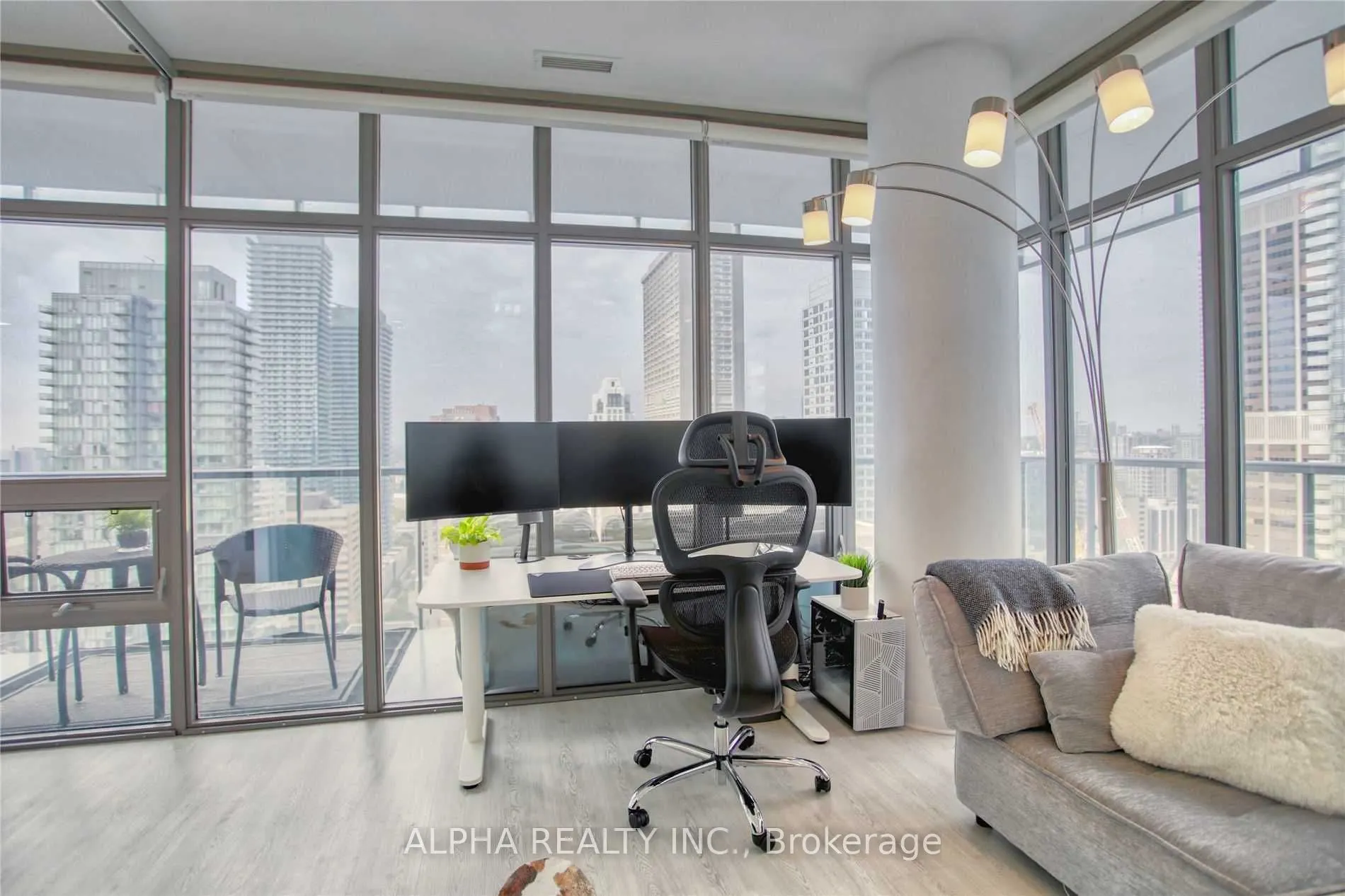 33 Charles Street E, #2509