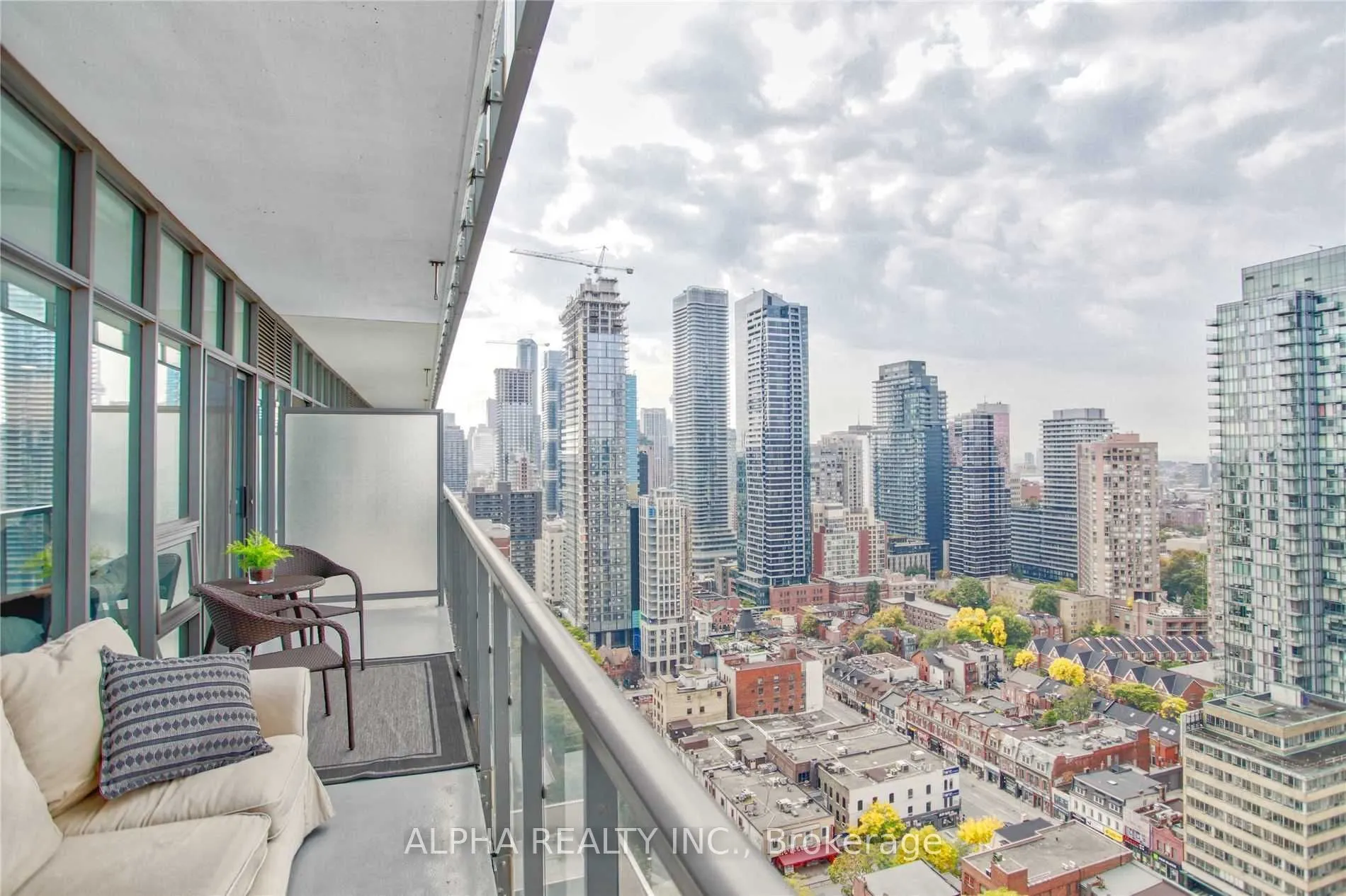33 Charles Street E, #2509