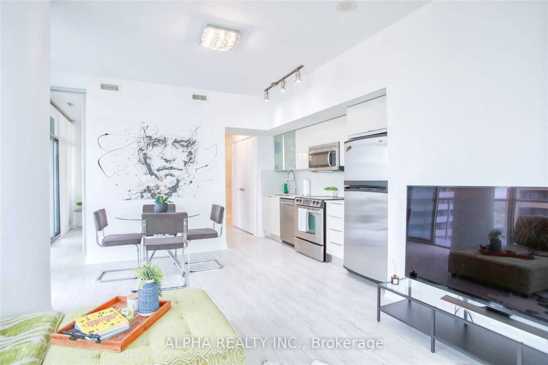 33 Charles Street E, #2509
