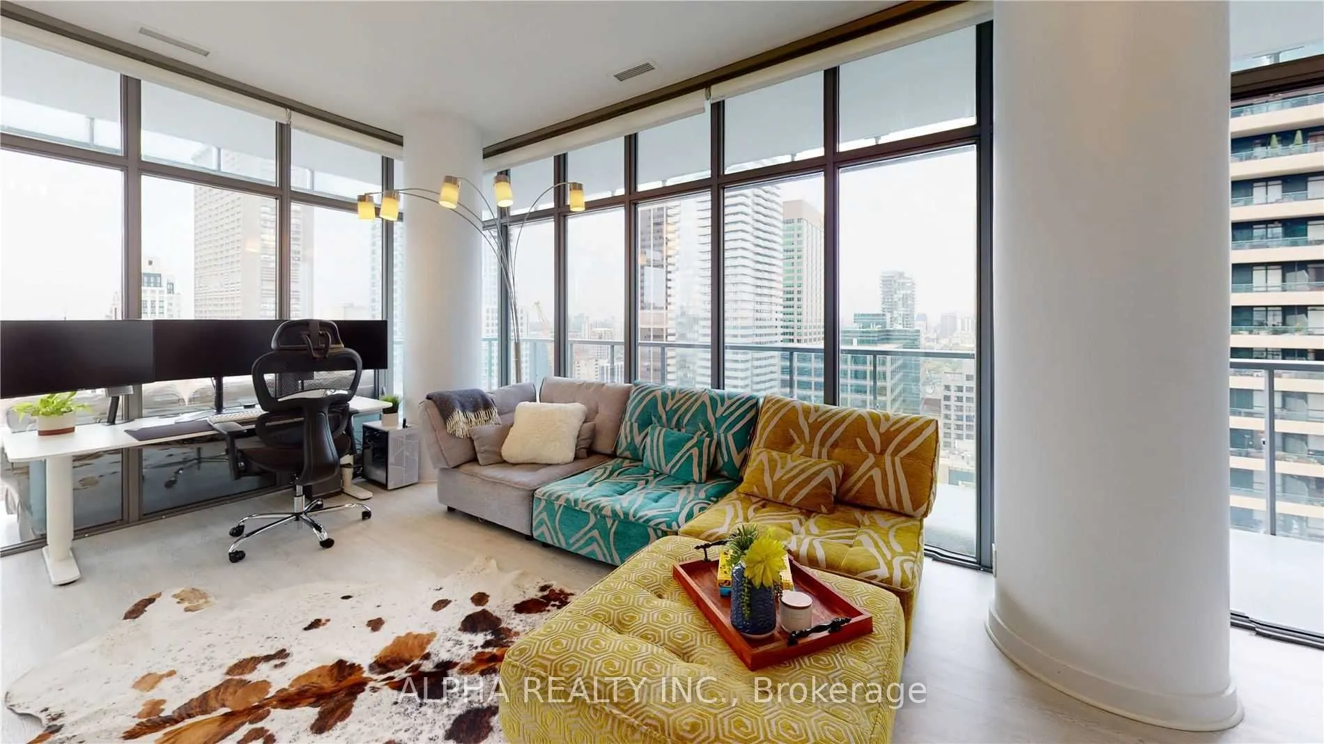 33 Charles Street E, #2509