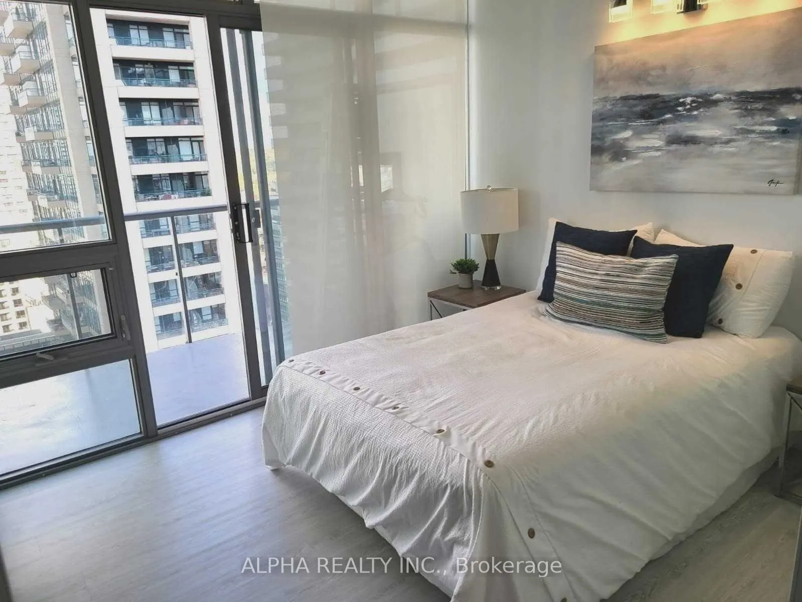 33 Charles Street E, #2509