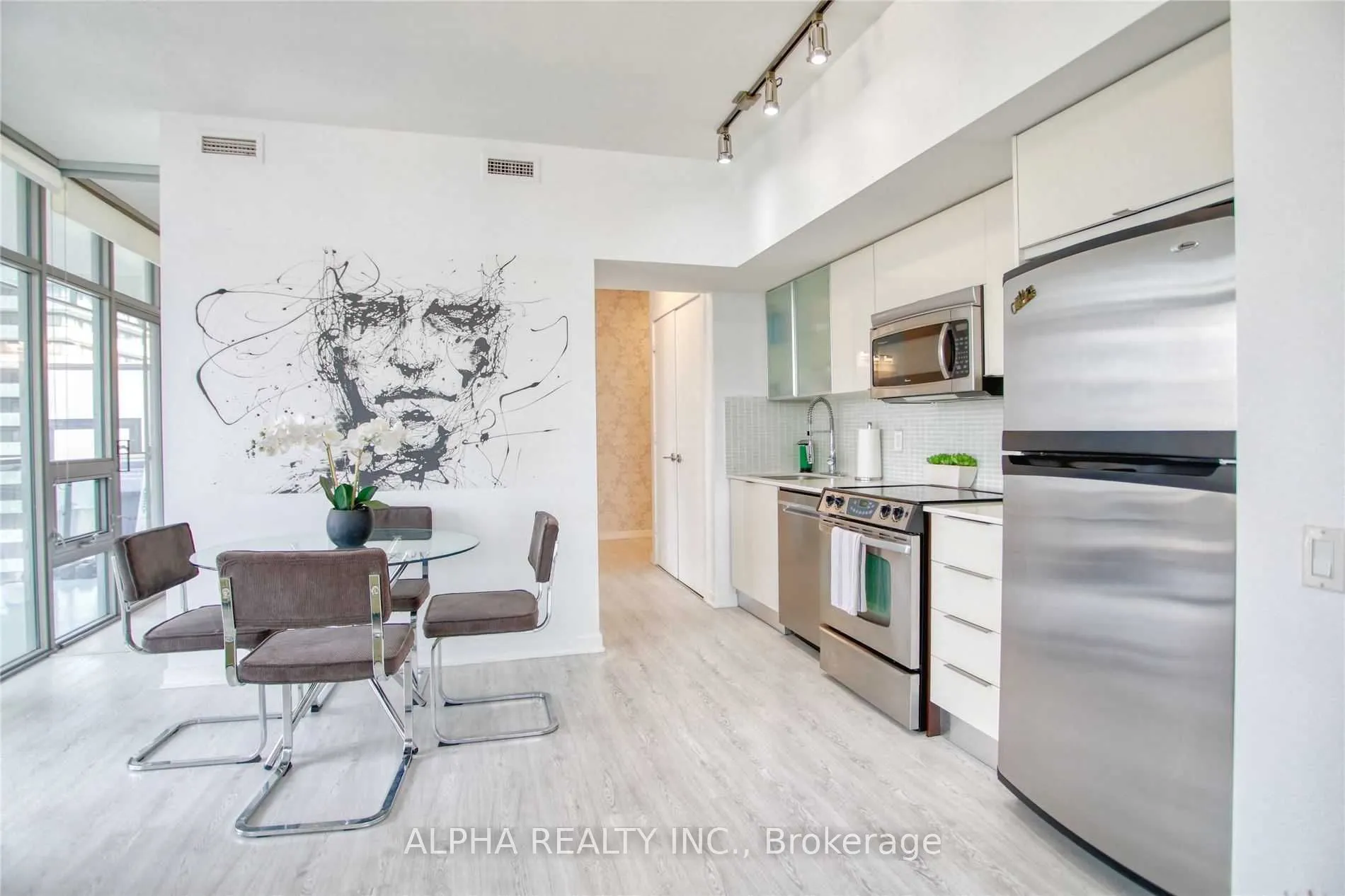 33 Charles Street E, #2509