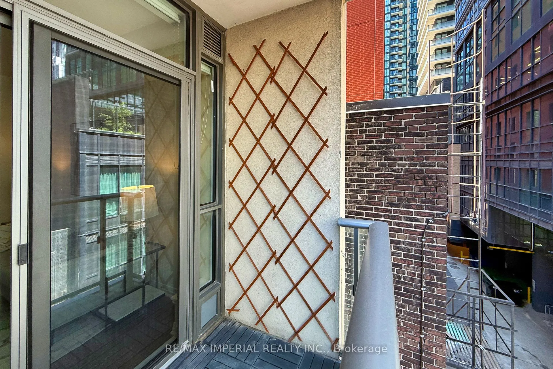 8 mercer Street, #17