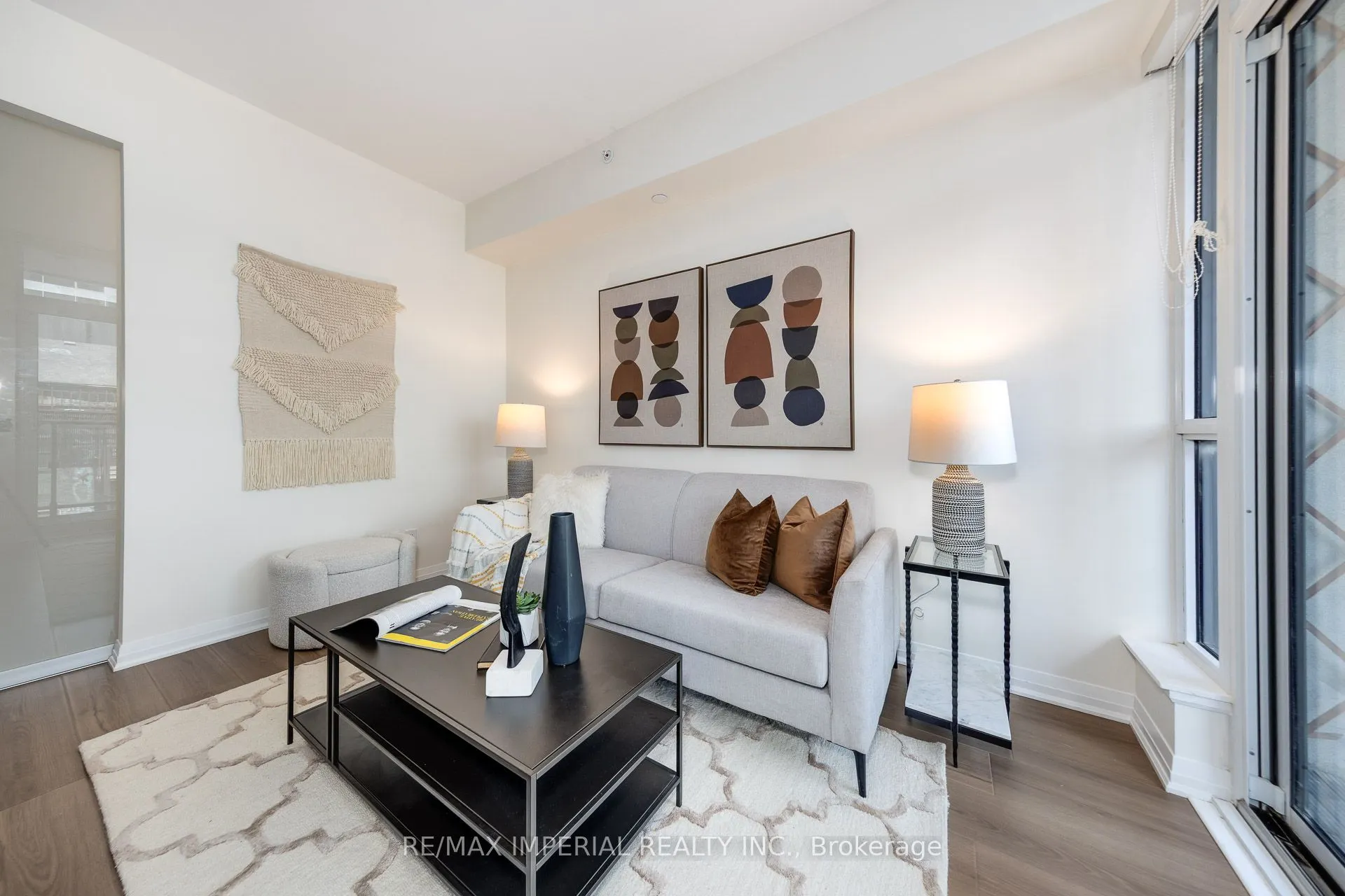 8 mercer Street, #17