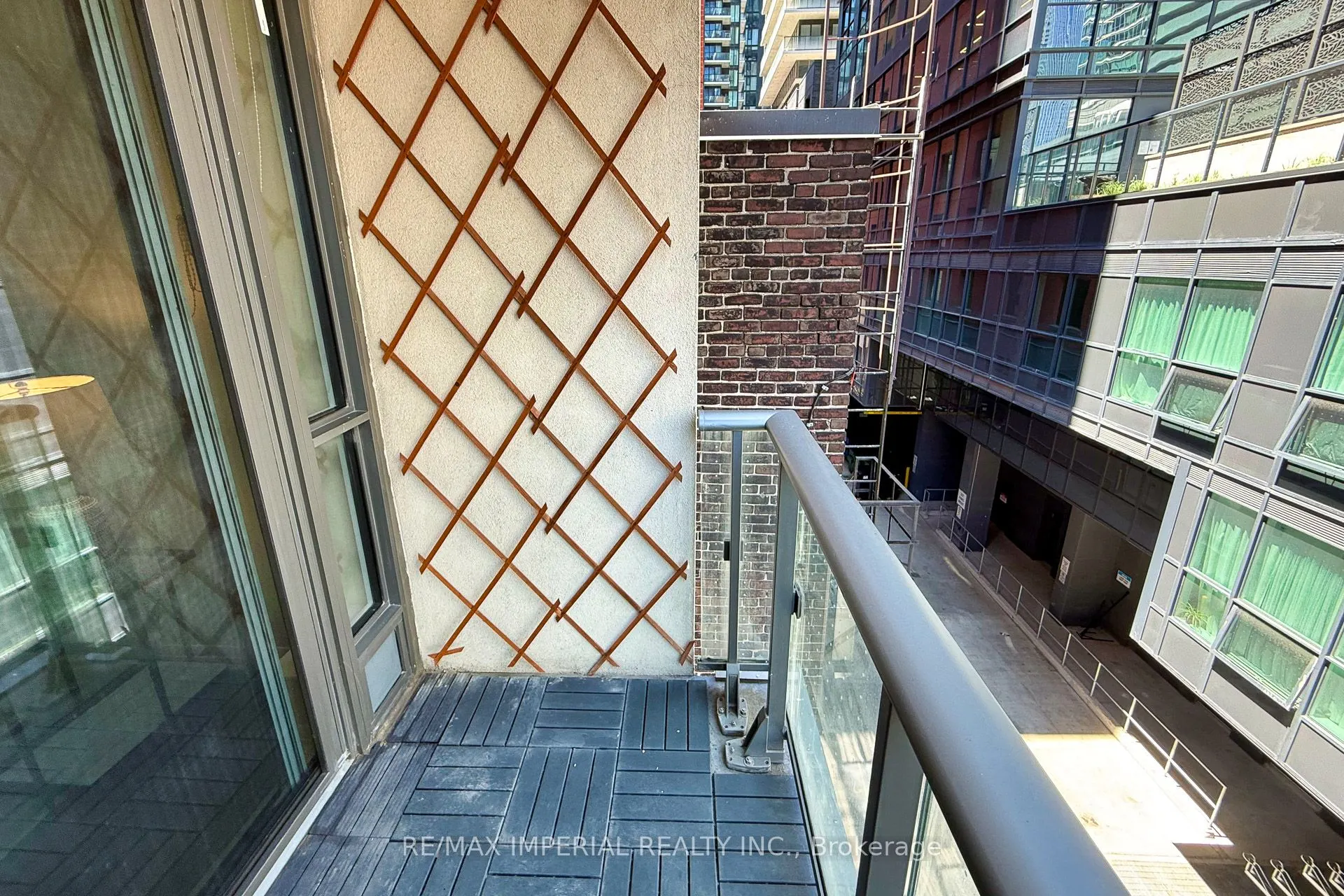 8 mercer Street, #17