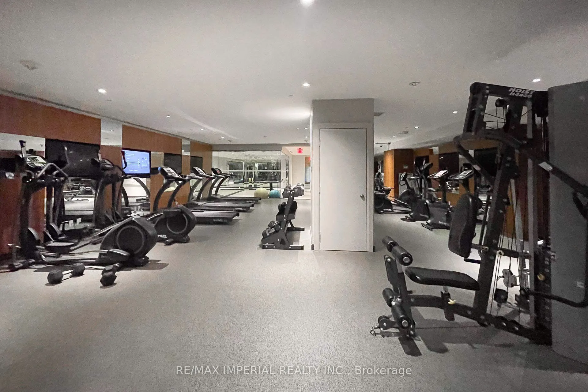 8 mercer Street, #17