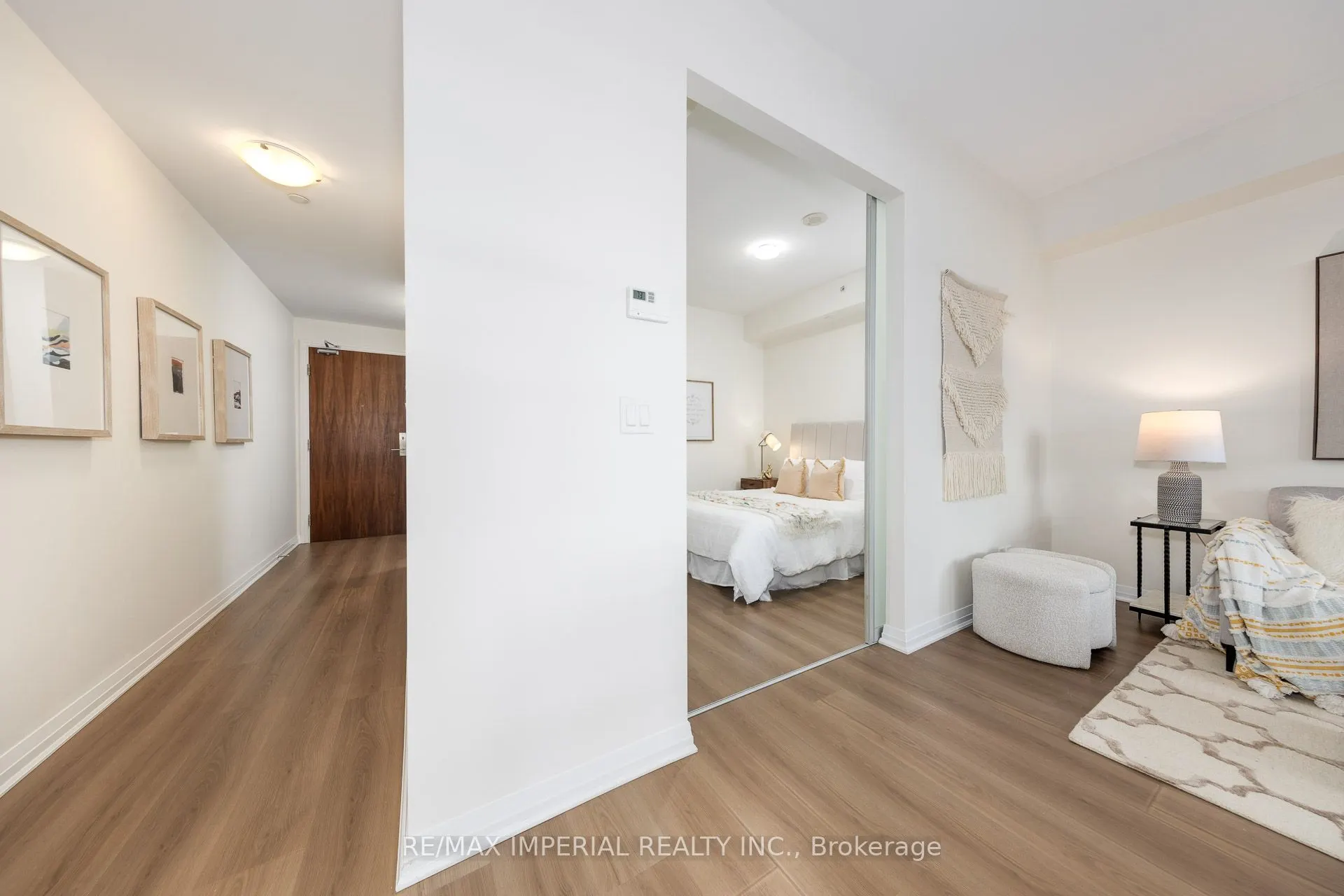 8 mercer Street, #17