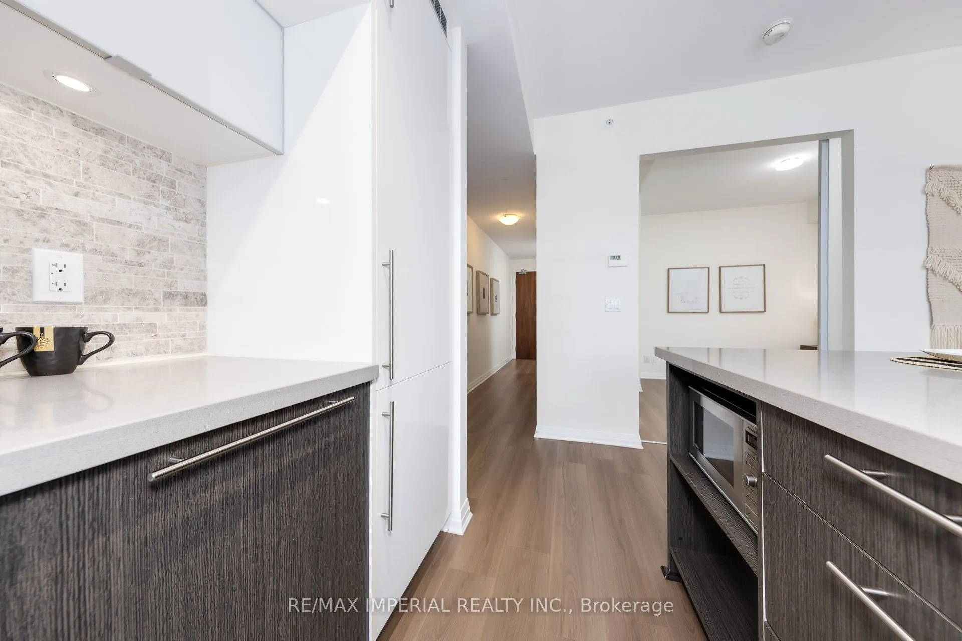 8 mercer Street, #17