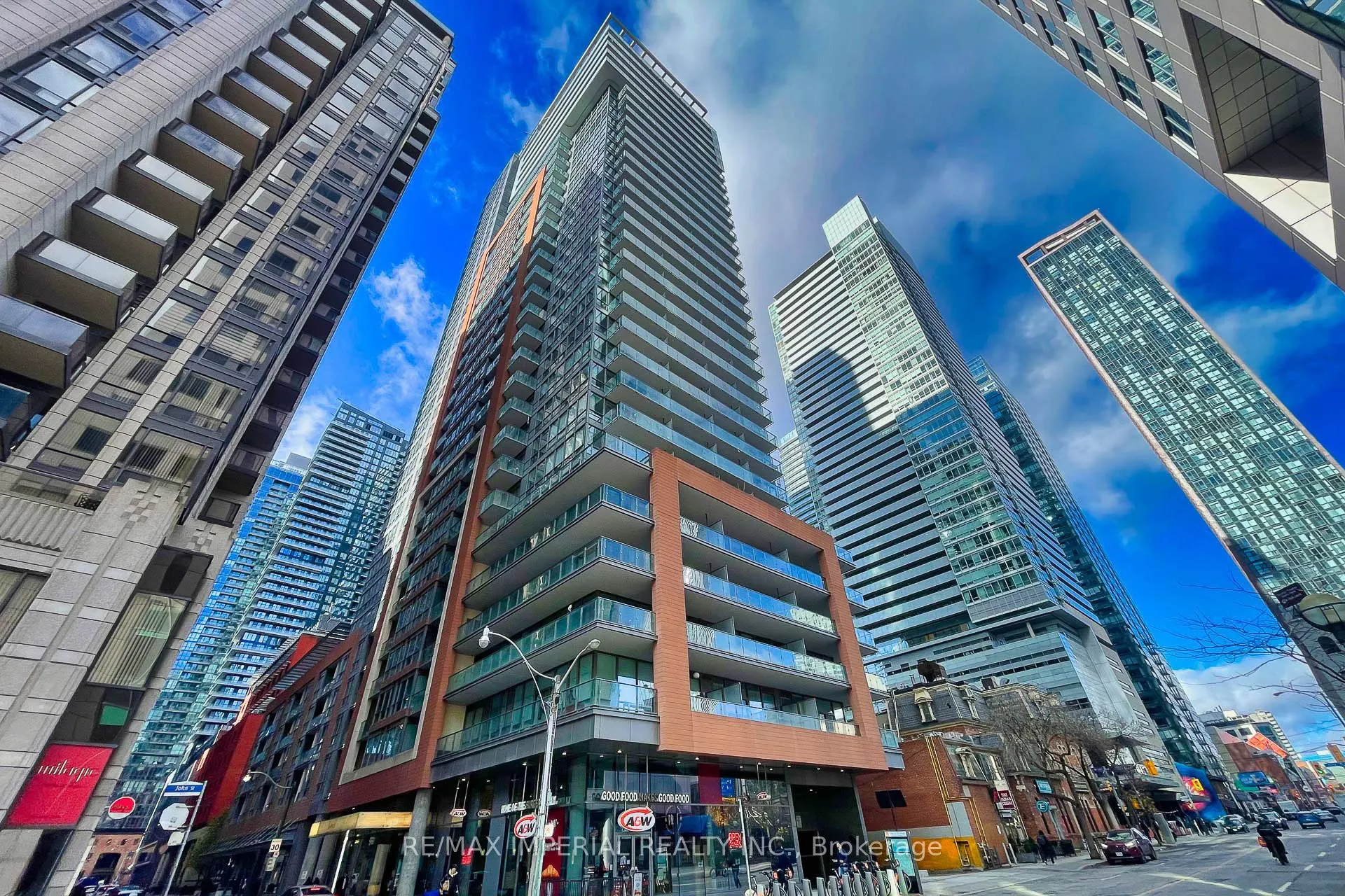 8 mercer Street, #17
