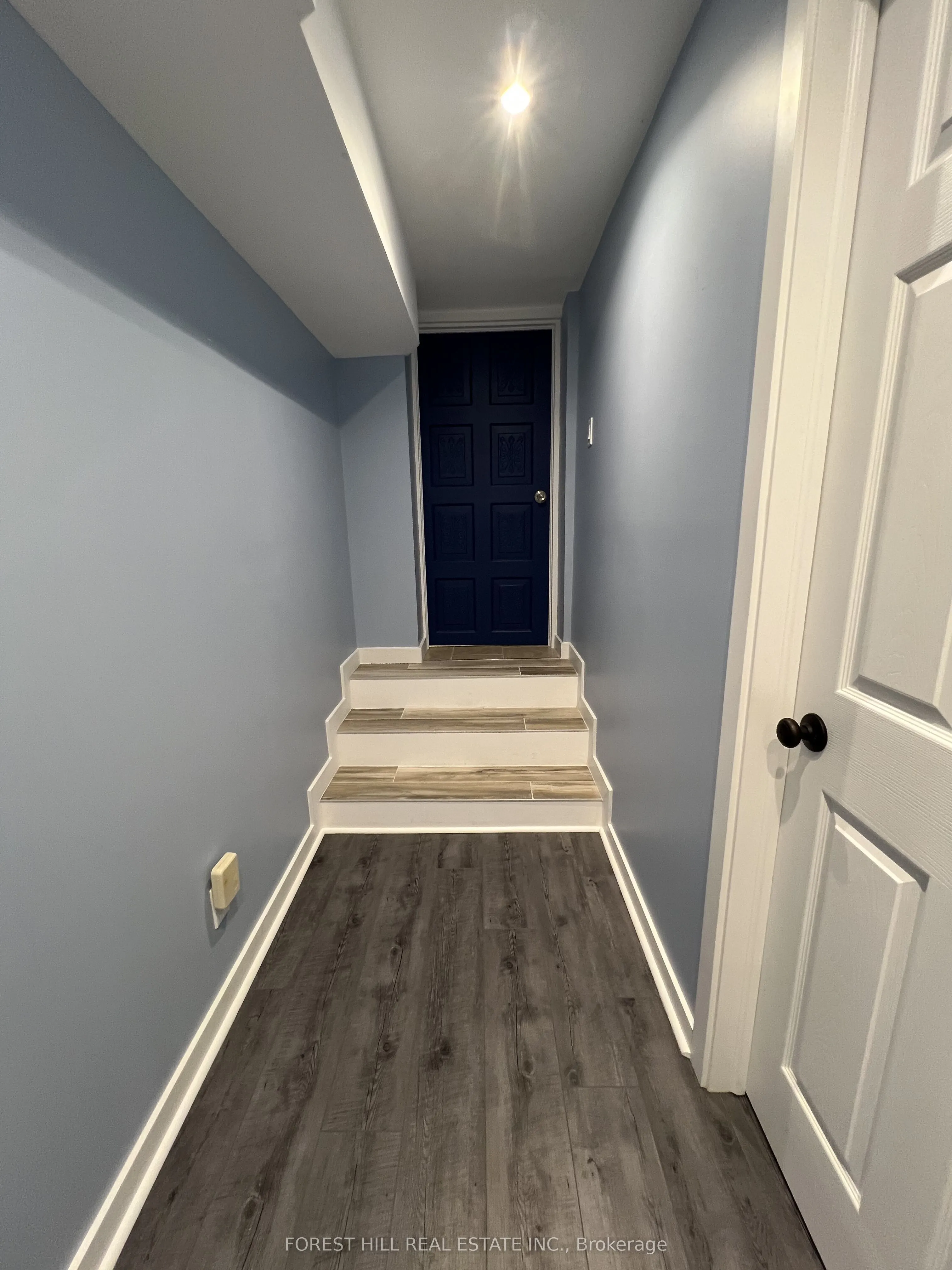 168 TYRREL Avenue W, #LOWER