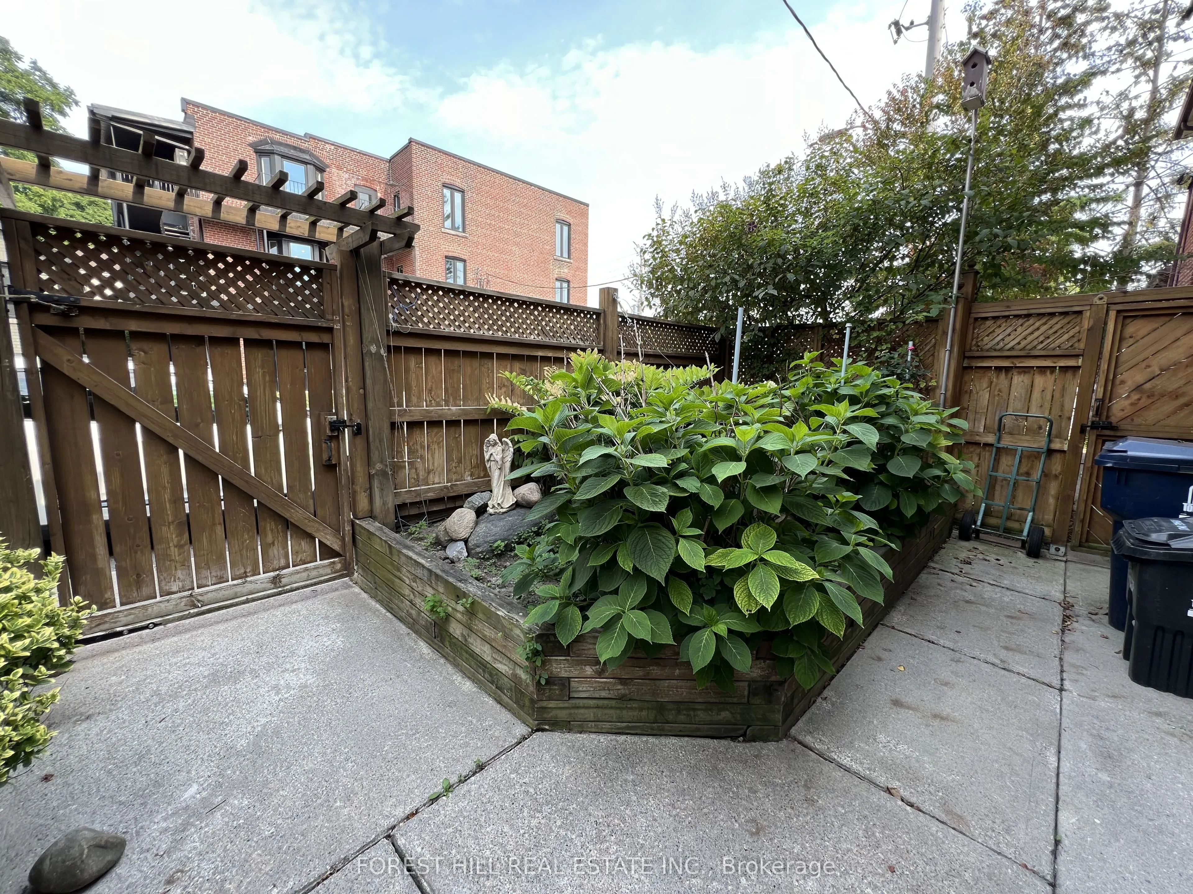168 TYRREL Avenue W, #LOWER