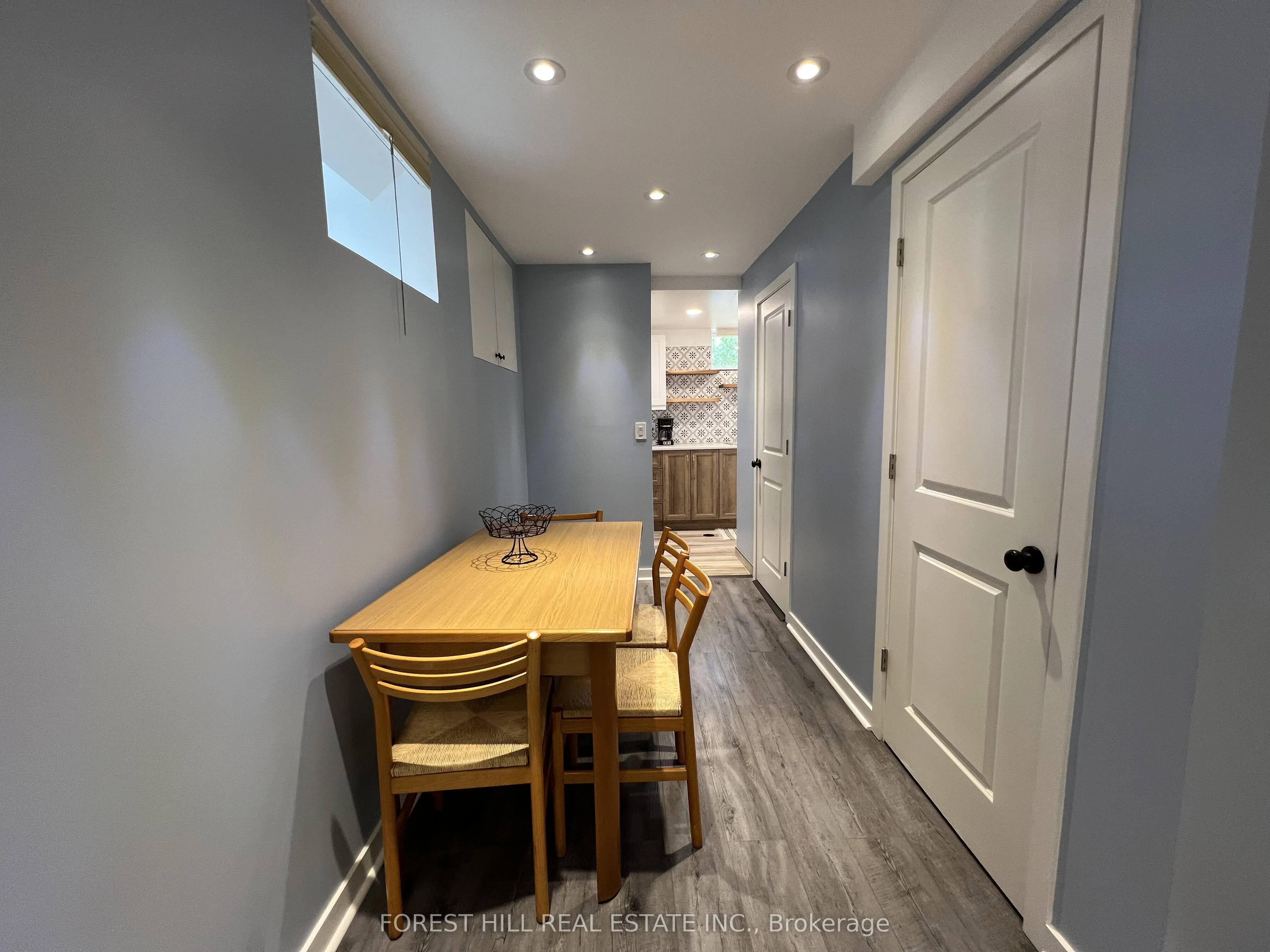 168 TYRREL Avenue W, #LOWER