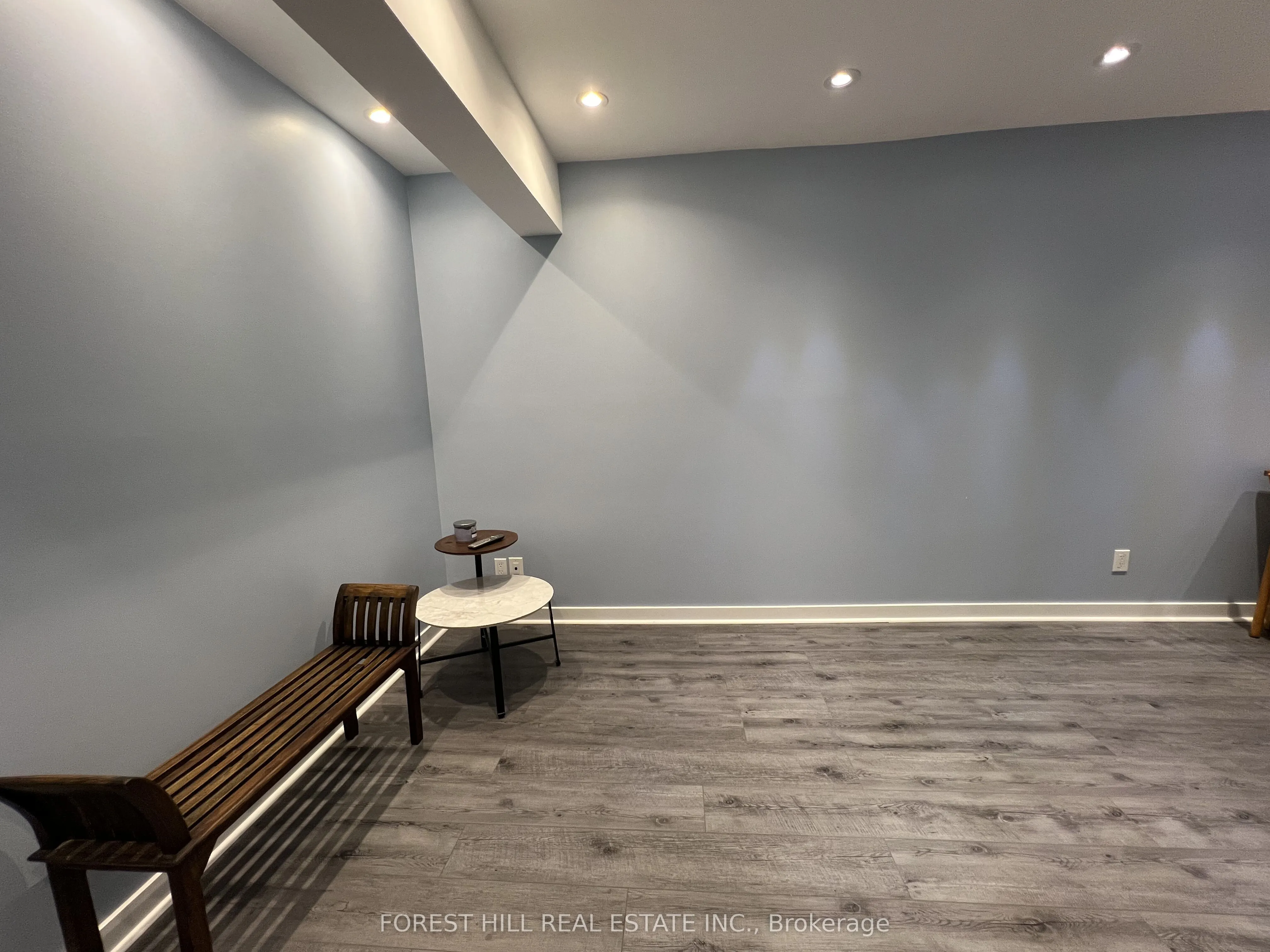 168 TYRREL Avenue W, #LOWER