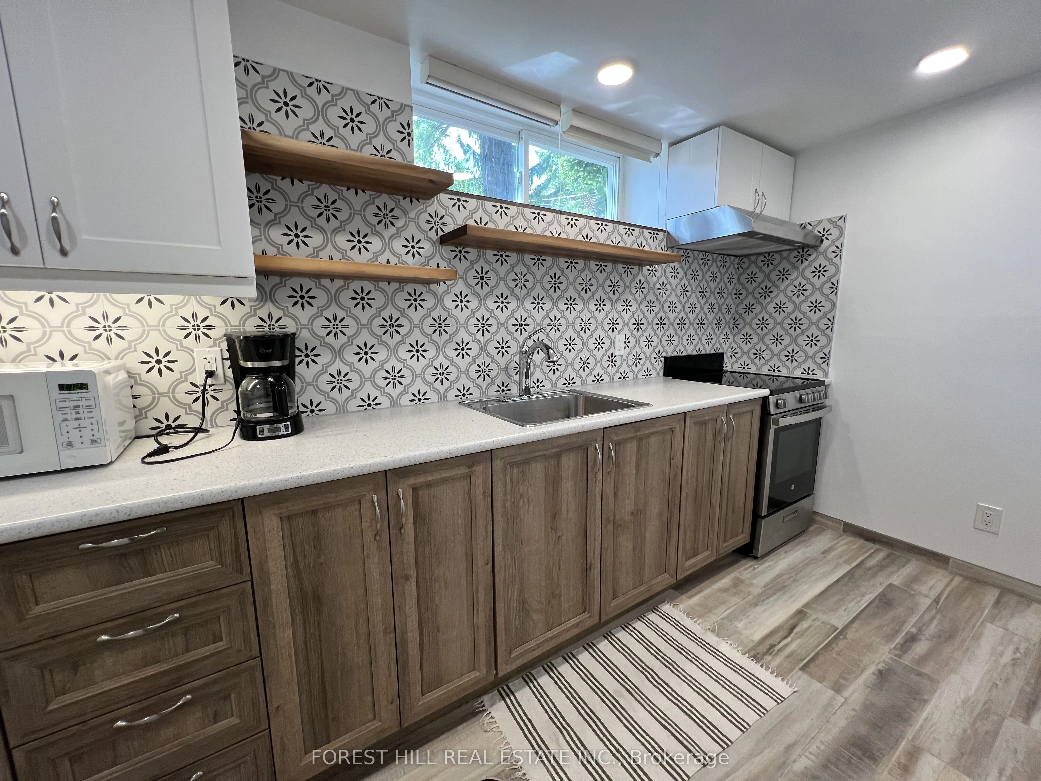 168 TYRREL Avenue W, #LOWER