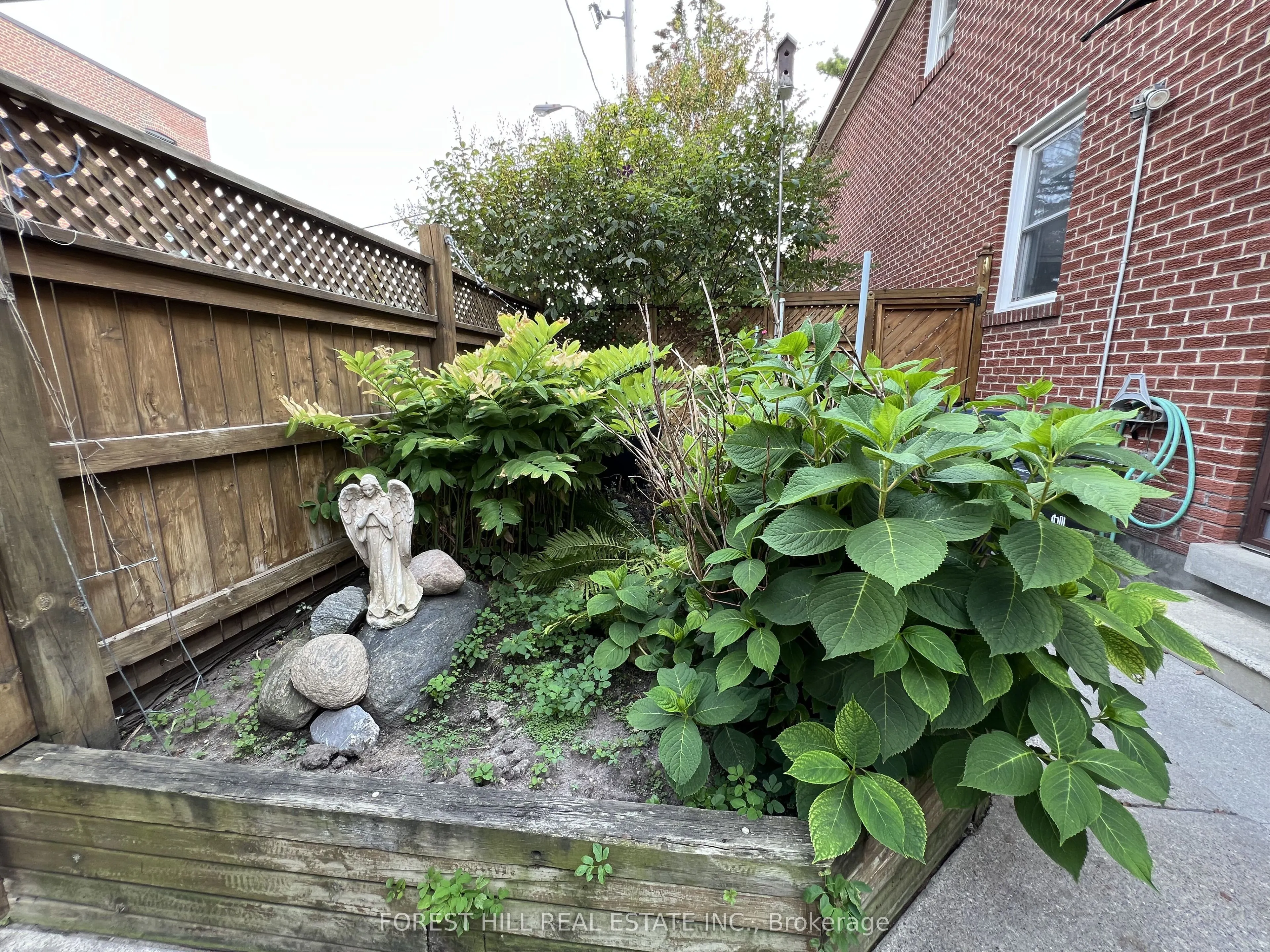 168 TYRREL Avenue W, #LOWER