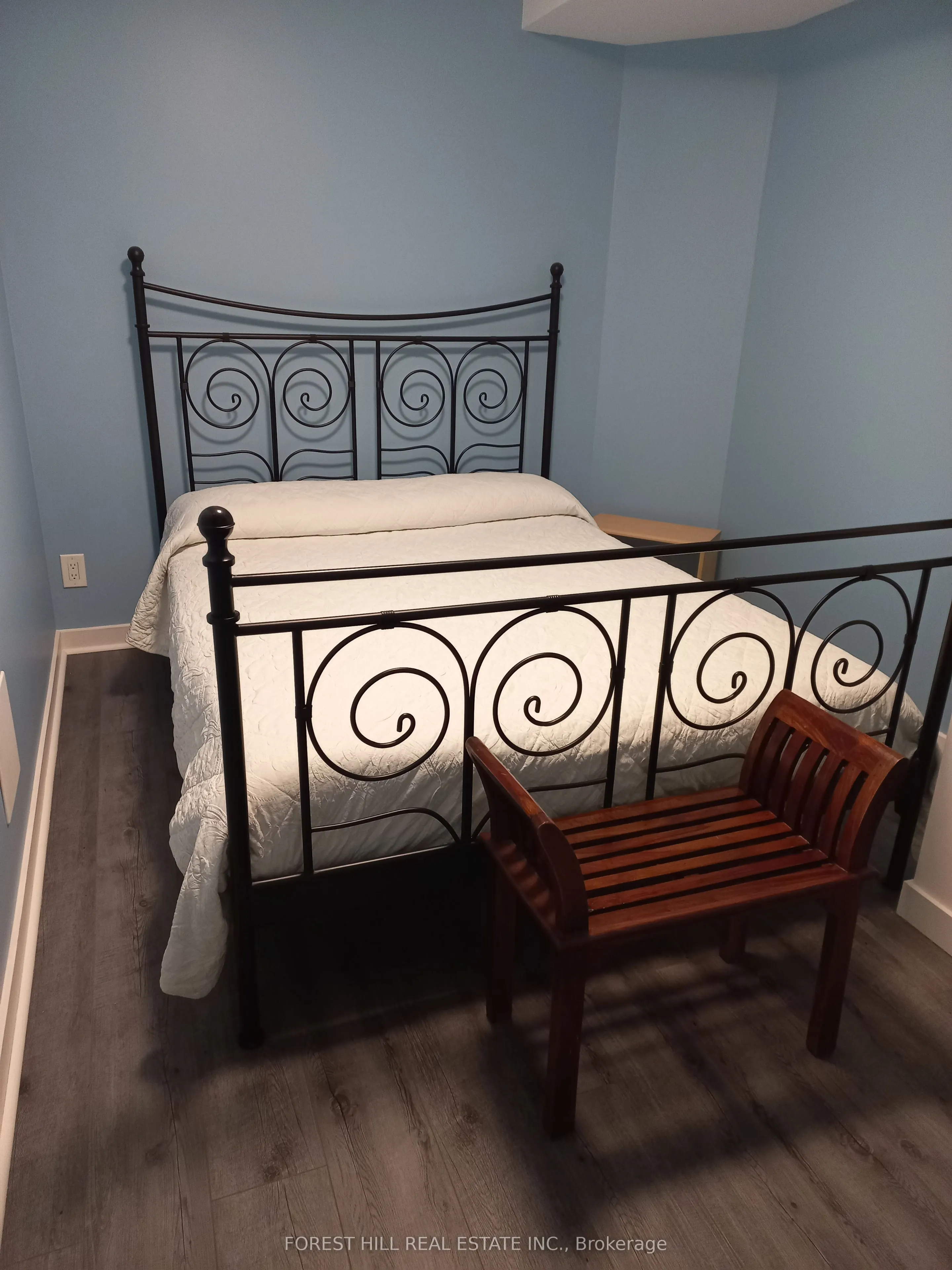 168 TYRREL Avenue W, #LOWER