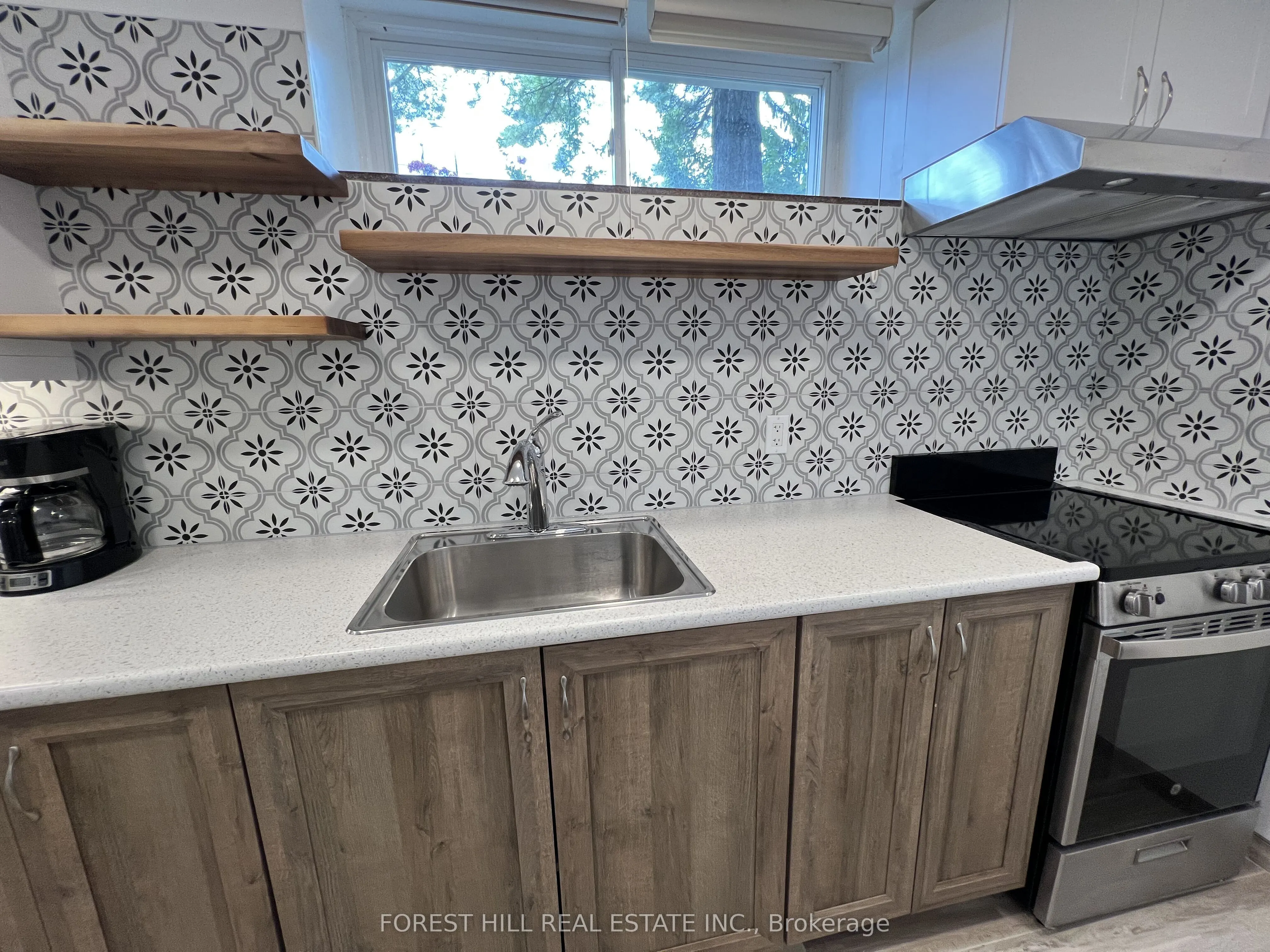 168 TYRREL Avenue W, #LOWER