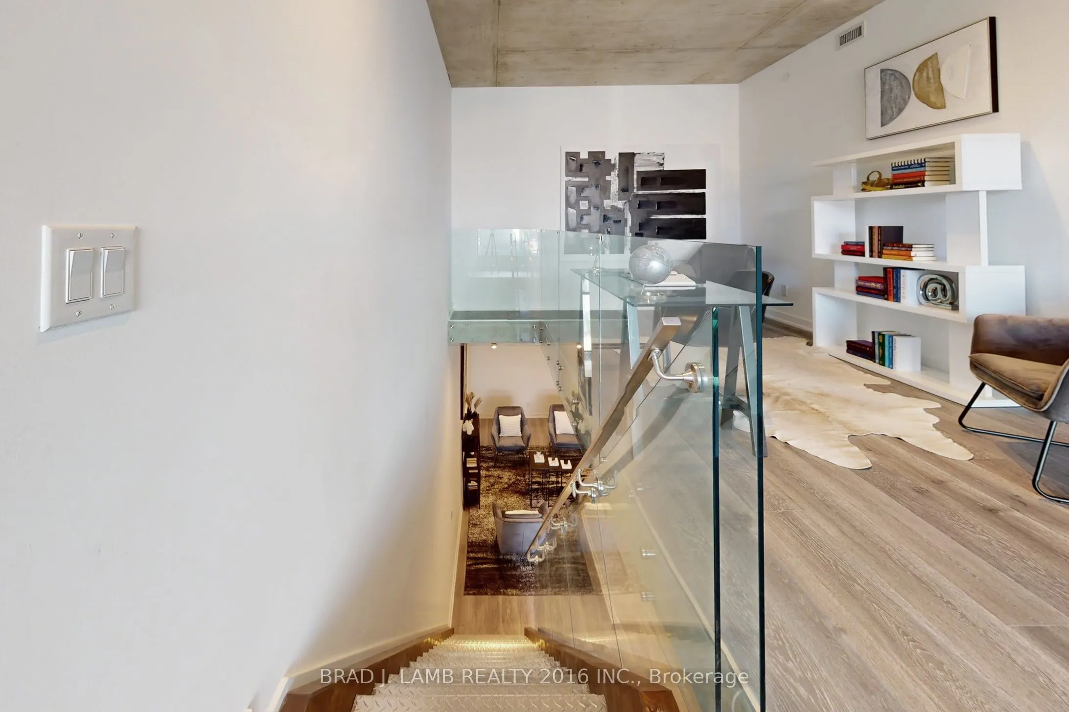 55 Ontario Street, #101