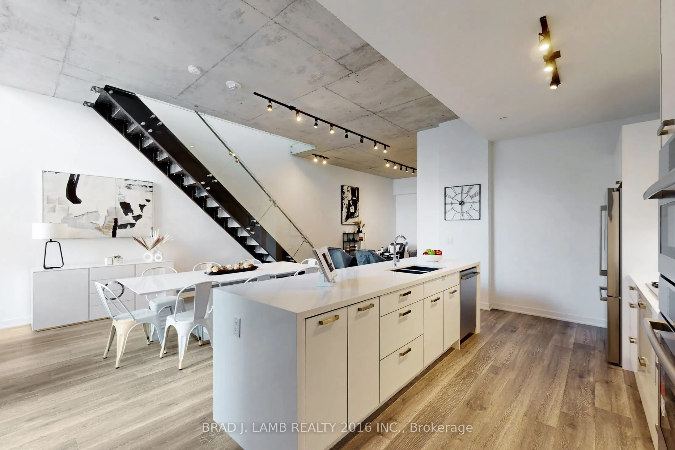 55 Ontario Street, #101