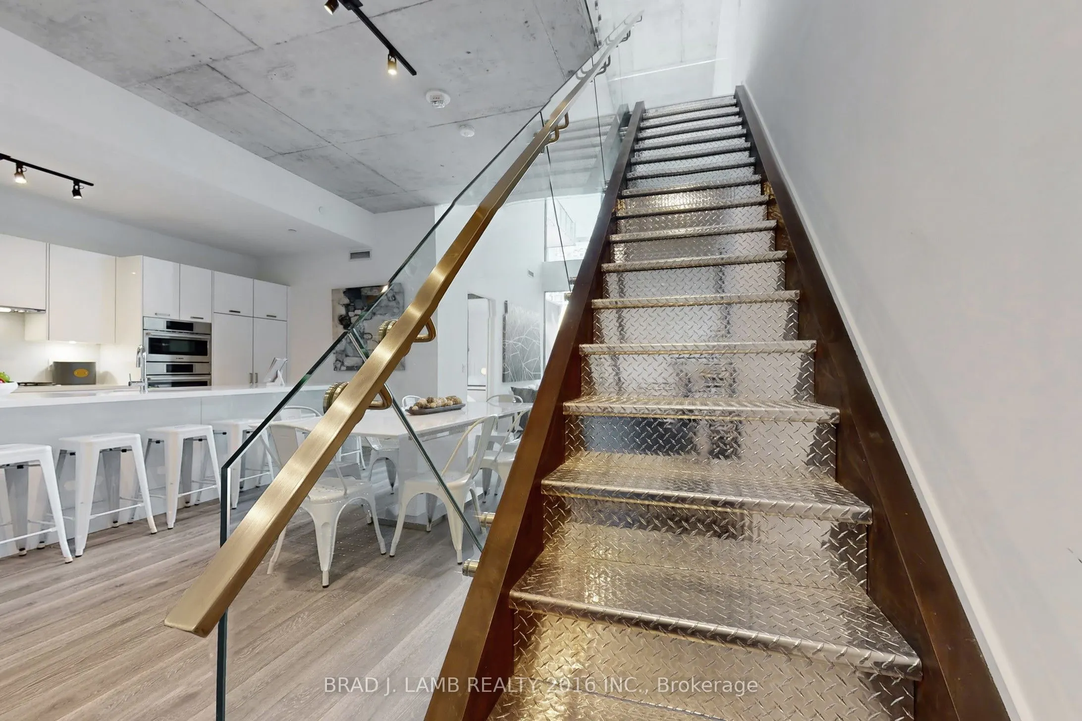 55 Ontario Street, #101