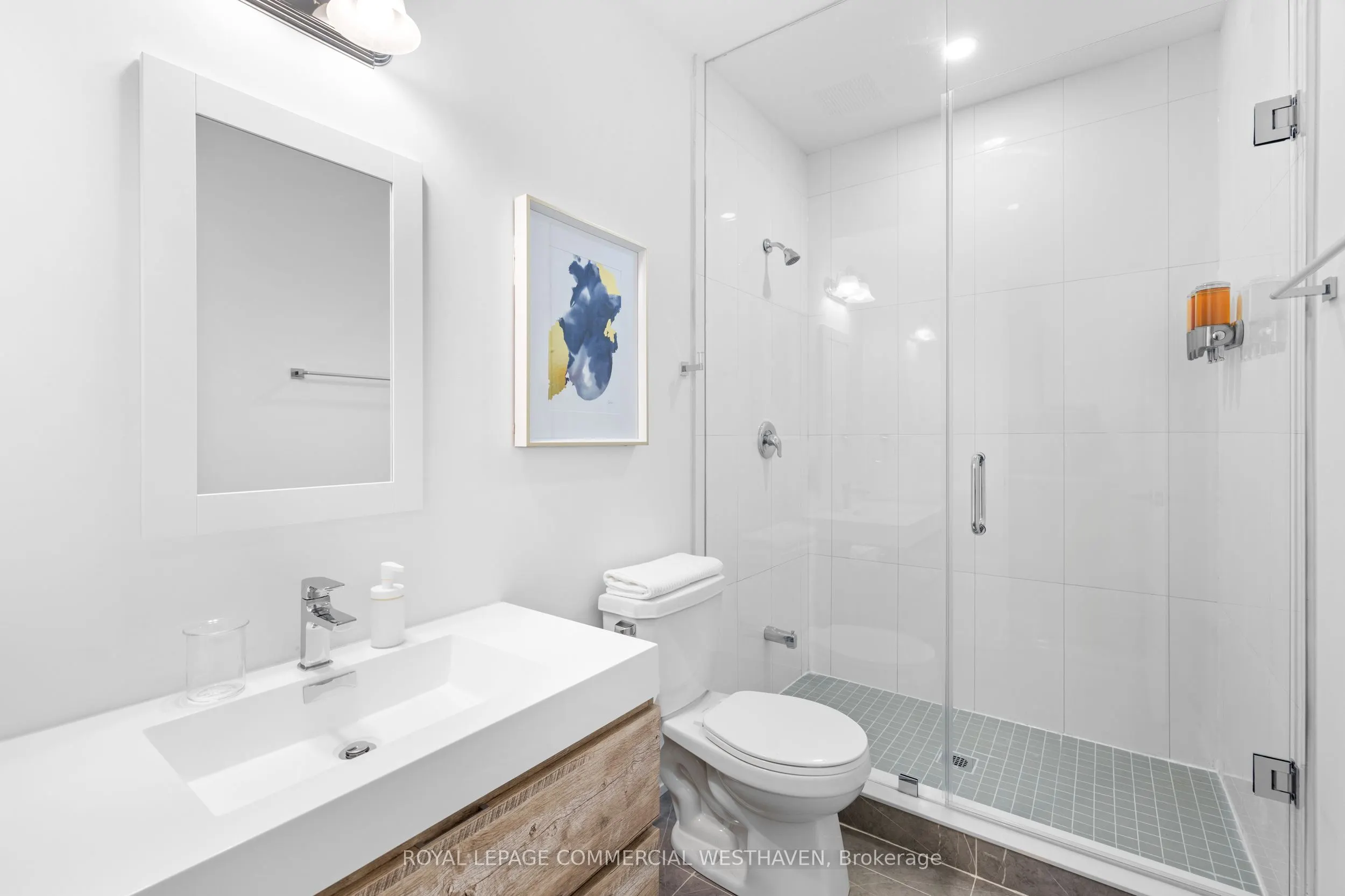 449 Lansdowne Avenue, #B
