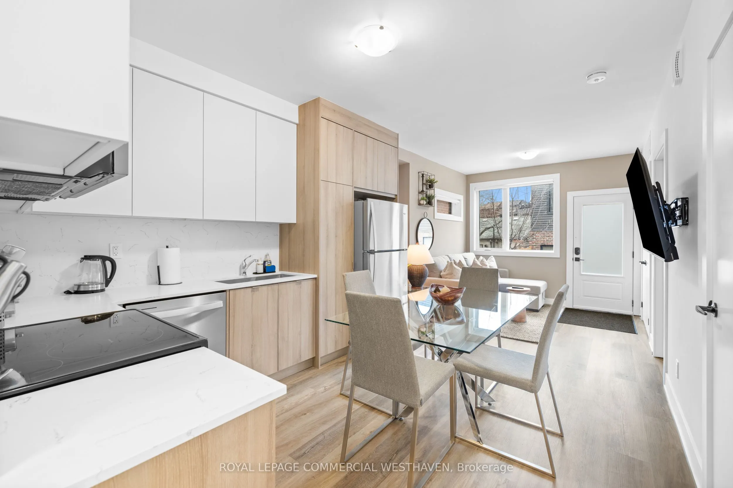 449 Lansdowne Avenue, #B