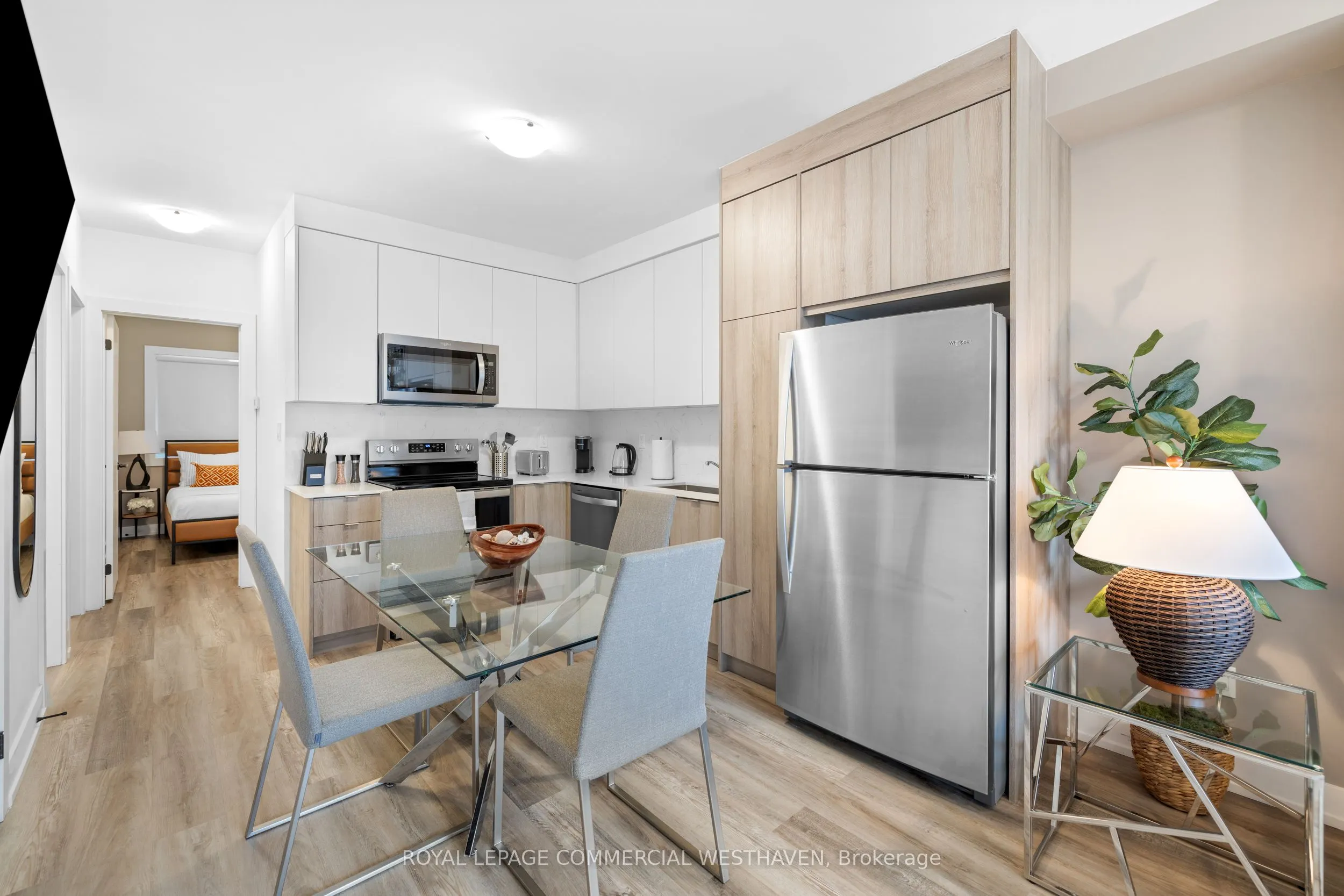 449 Lansdowne Avenue, #B