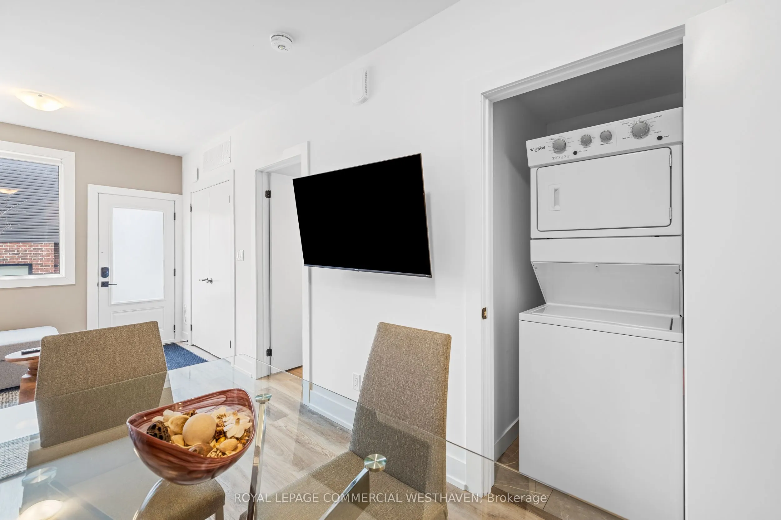 449 Lansdowne Avenue, #B