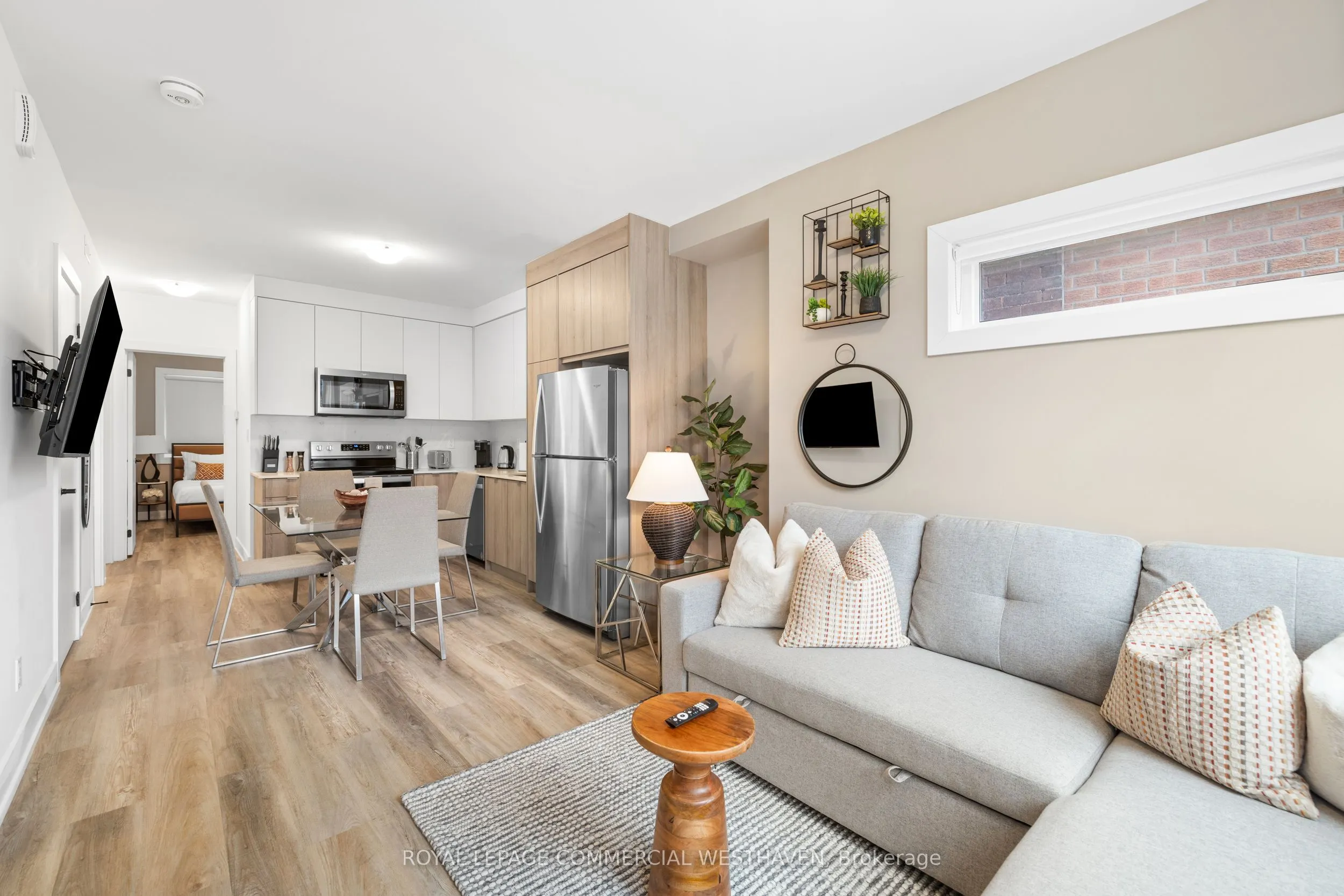 449 Lansdowne Avenue, #B