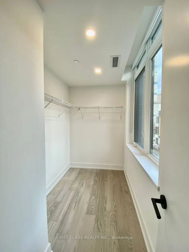 55 Nicholas Avenue, #Th12