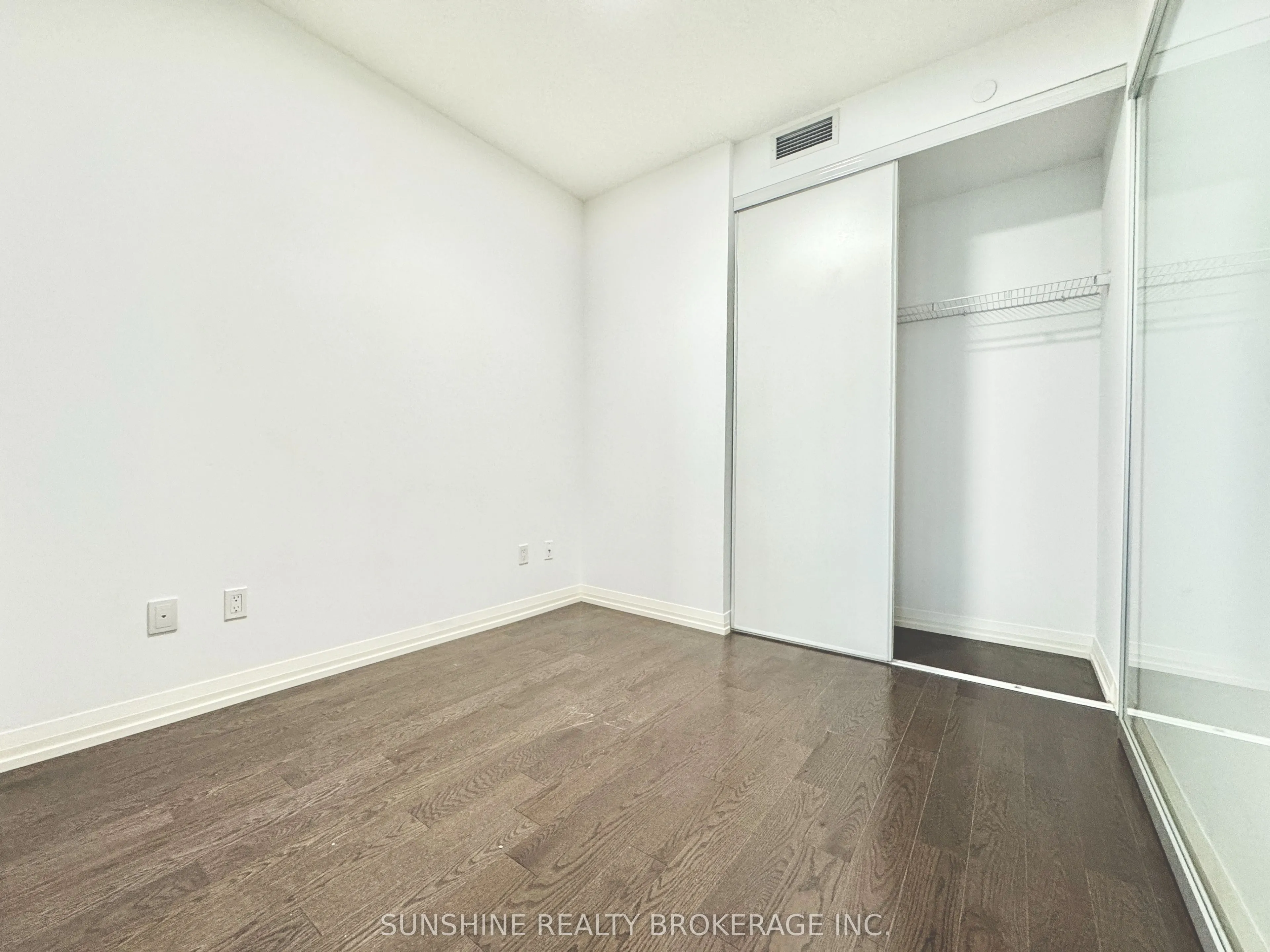 460 Adelaide Street, #623
