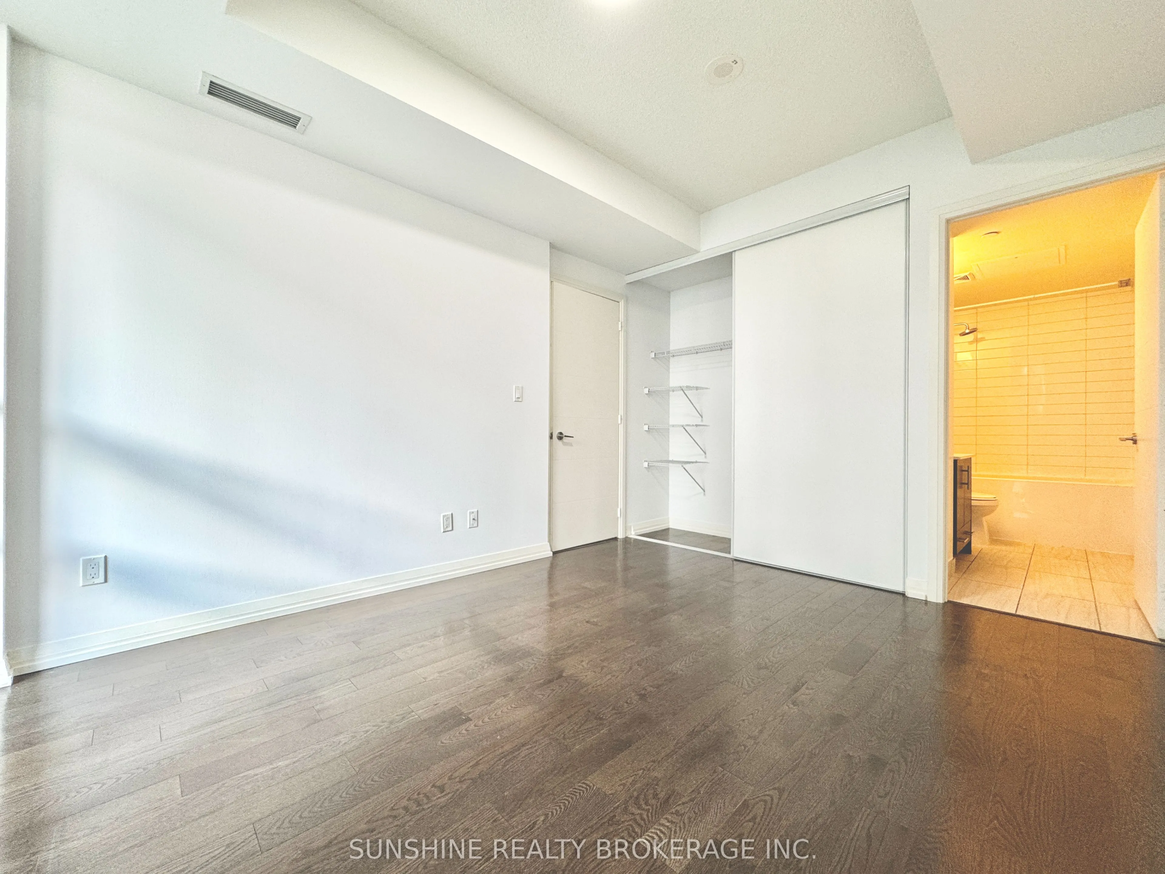 460 Adelaide Street, #623