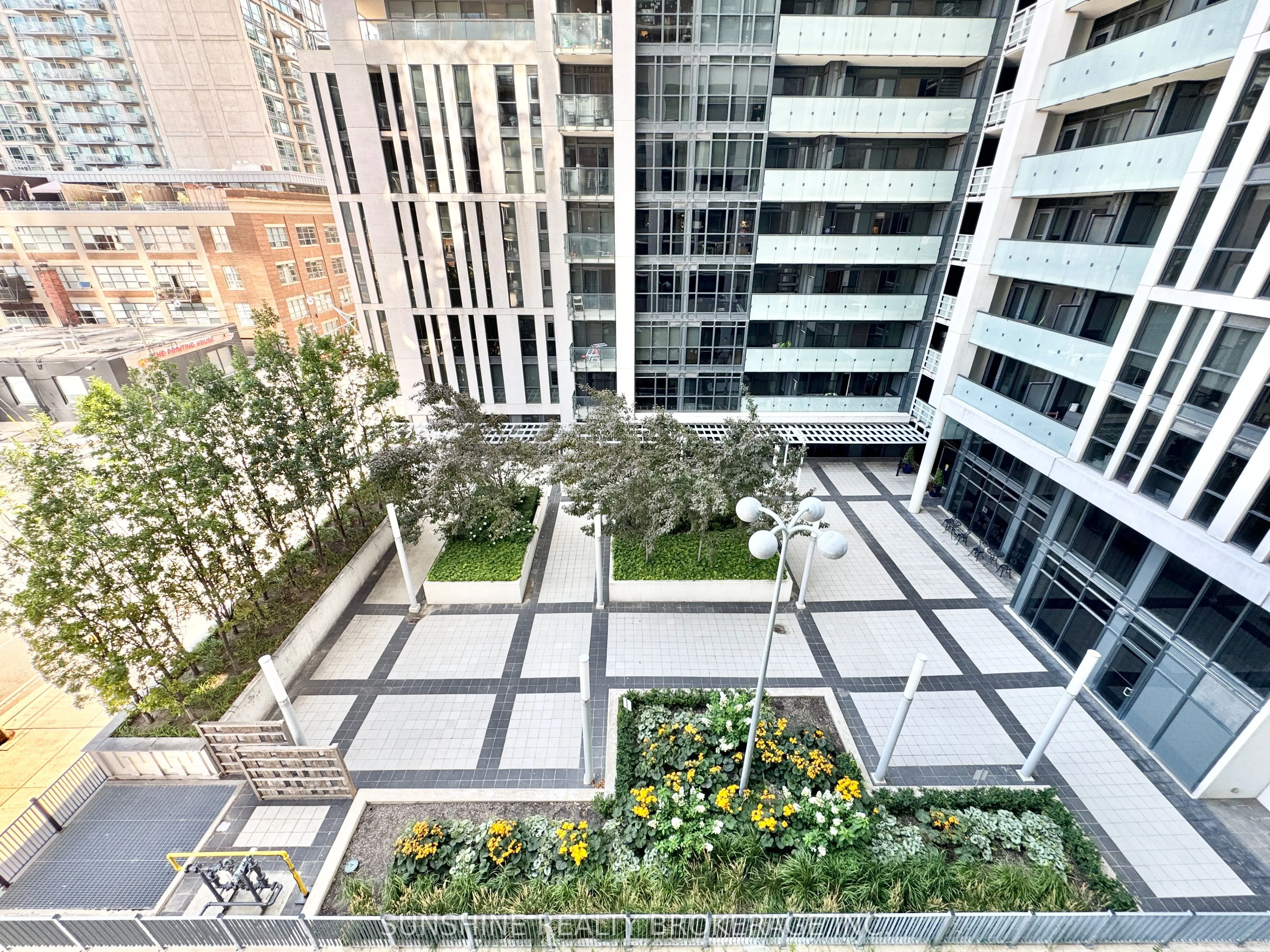 460 Adelaide Street, #623
