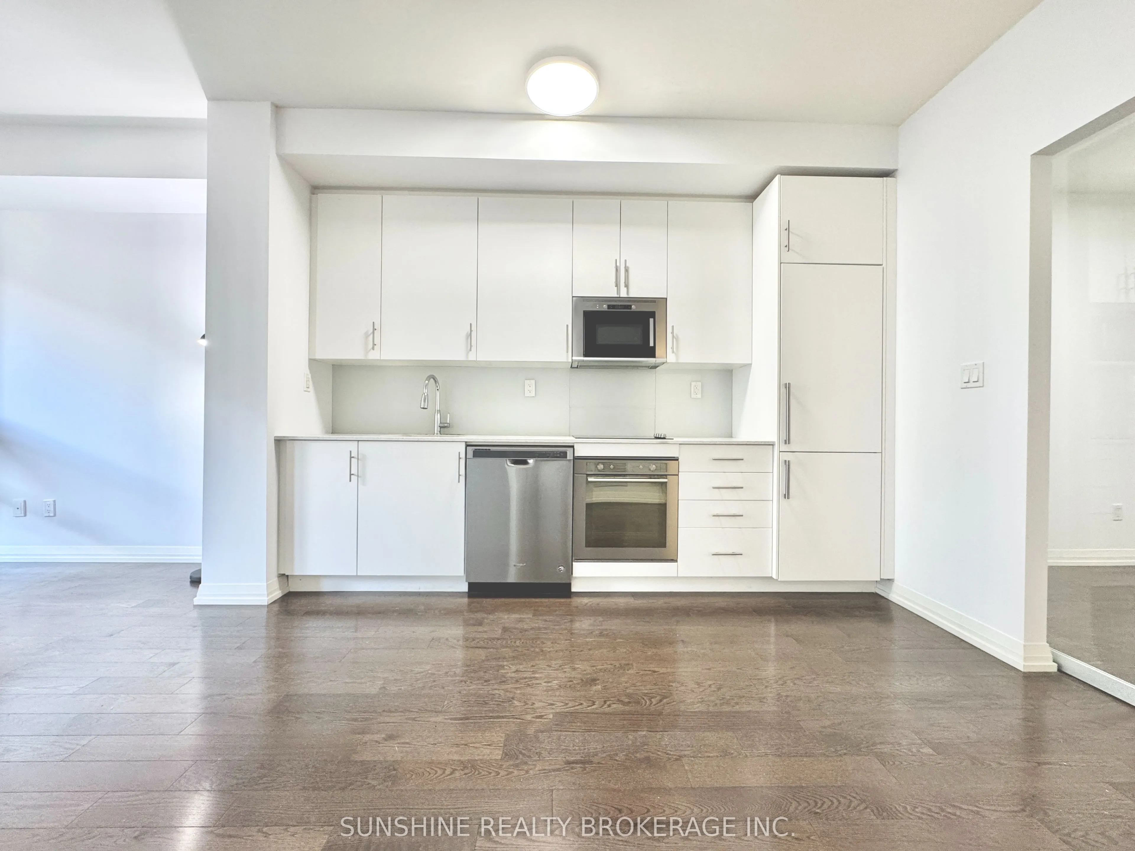 460 Adelaide Street, #623