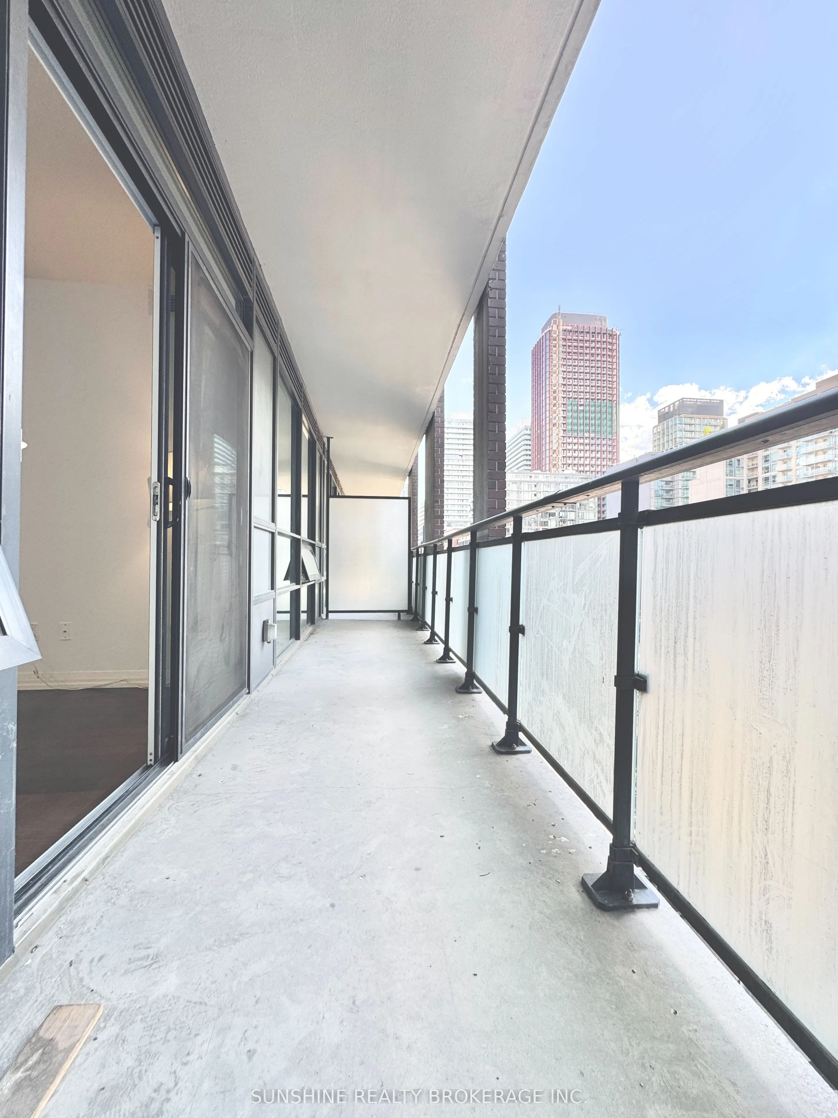460 Adelaide Street, #623