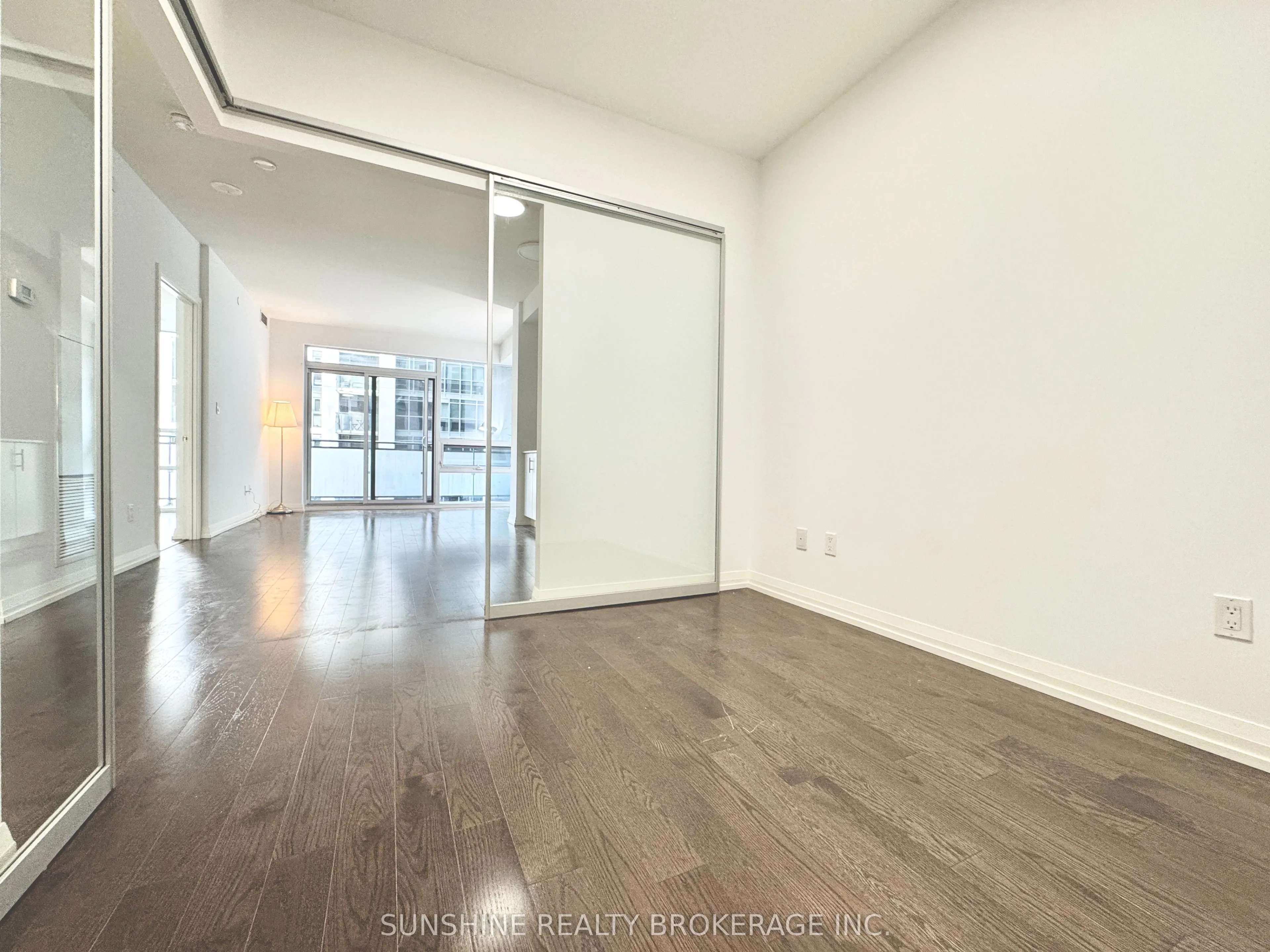 460 Adelaide Street, #623