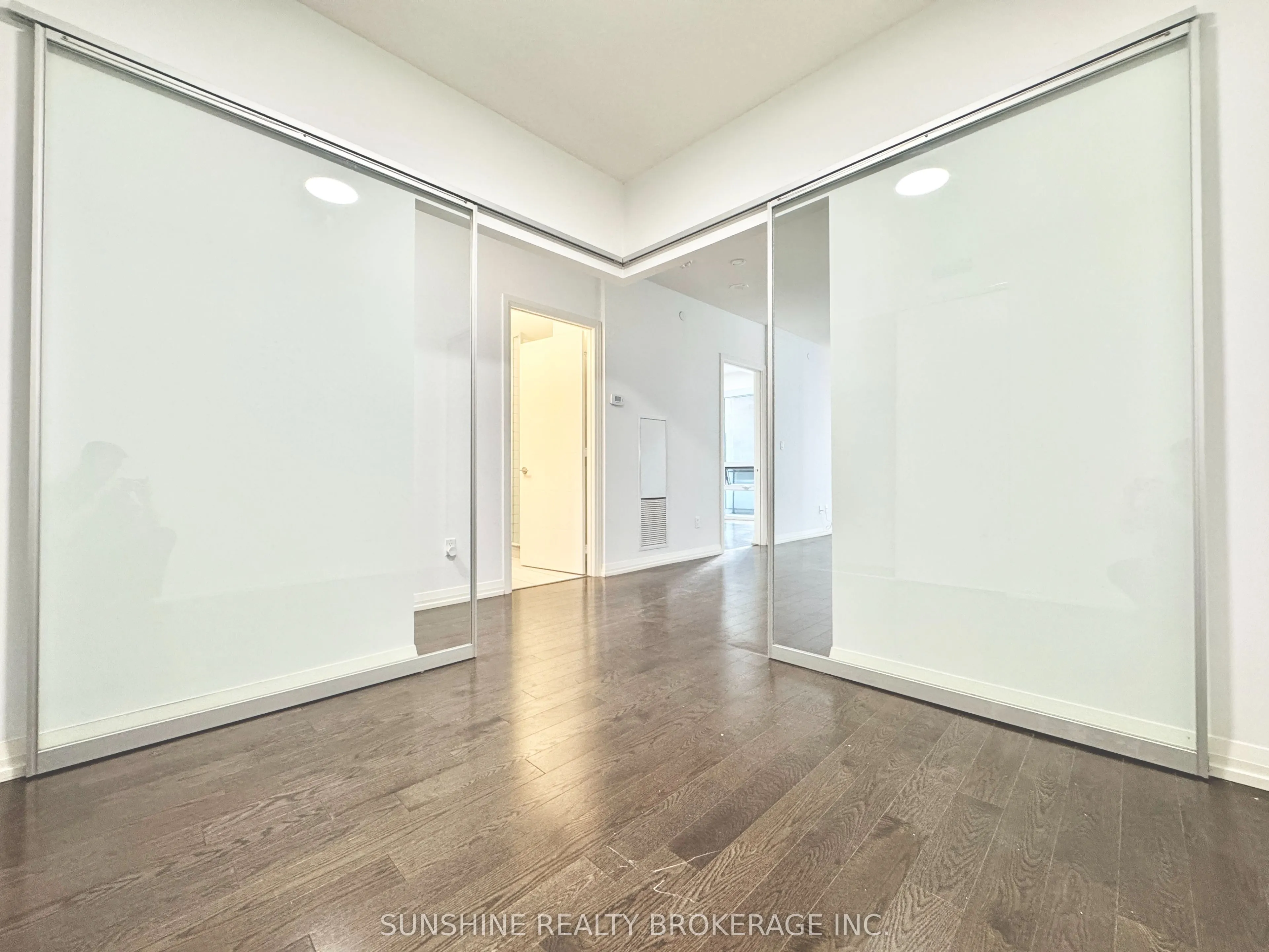 460 Adelaide Street, #623