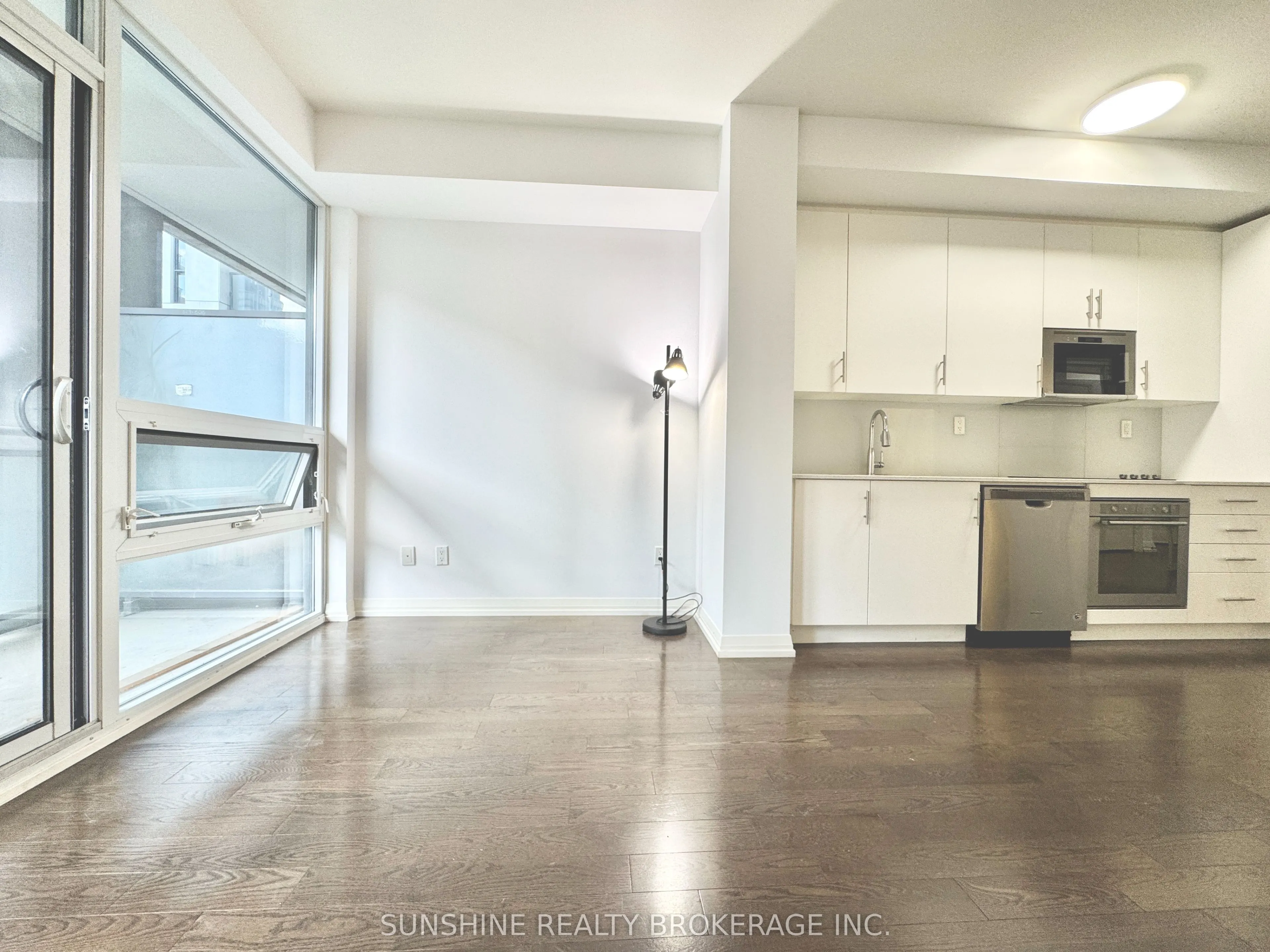 460 Adelaide Street, #623
