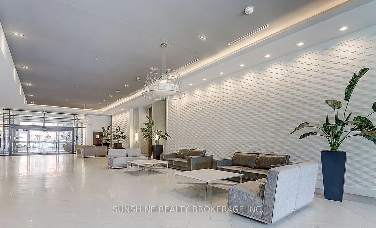 460 Adelaide Street, #623